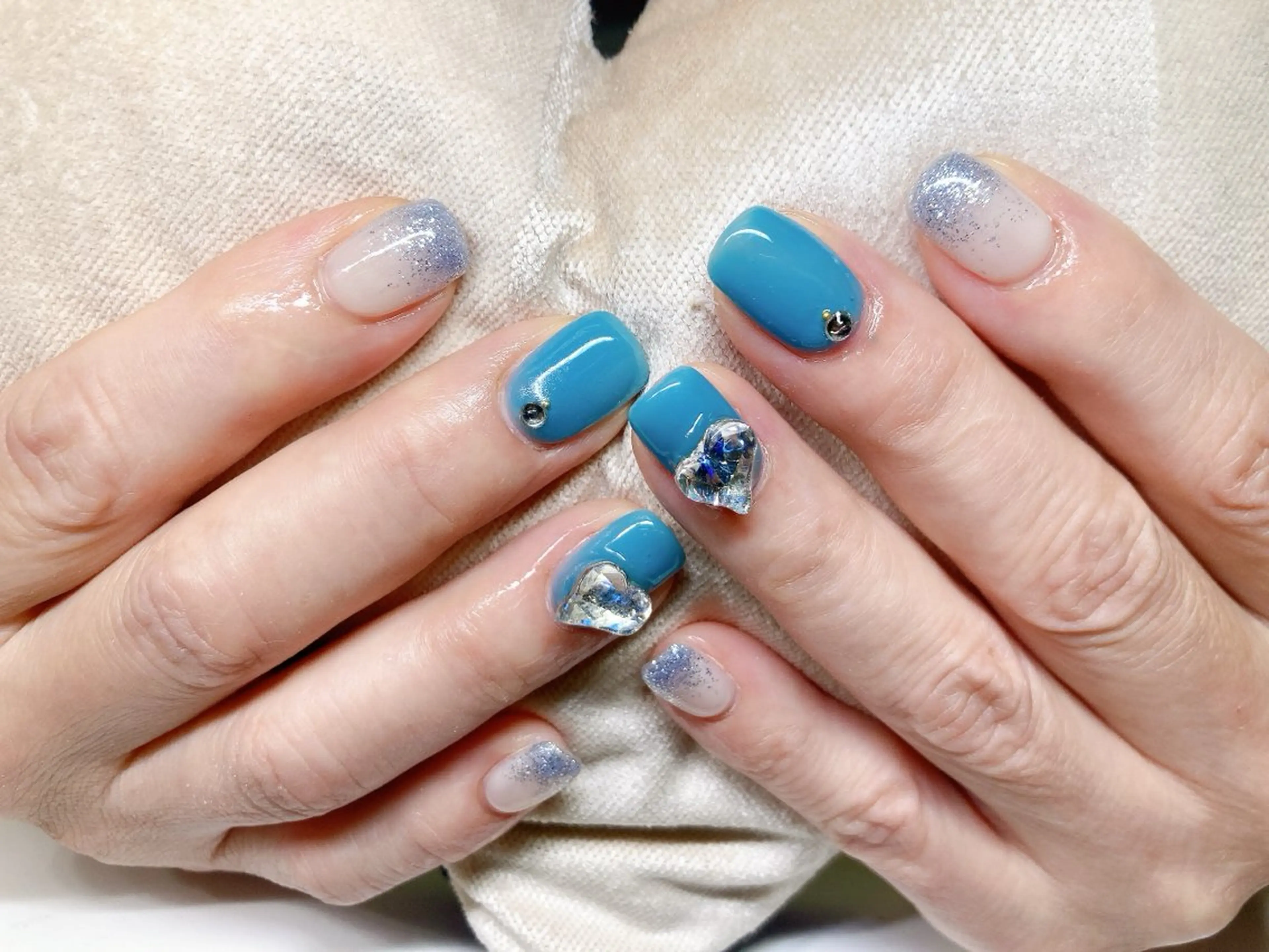 ネイル ECLAT エクラ所属・寺山 千鶴のネイルデザイン