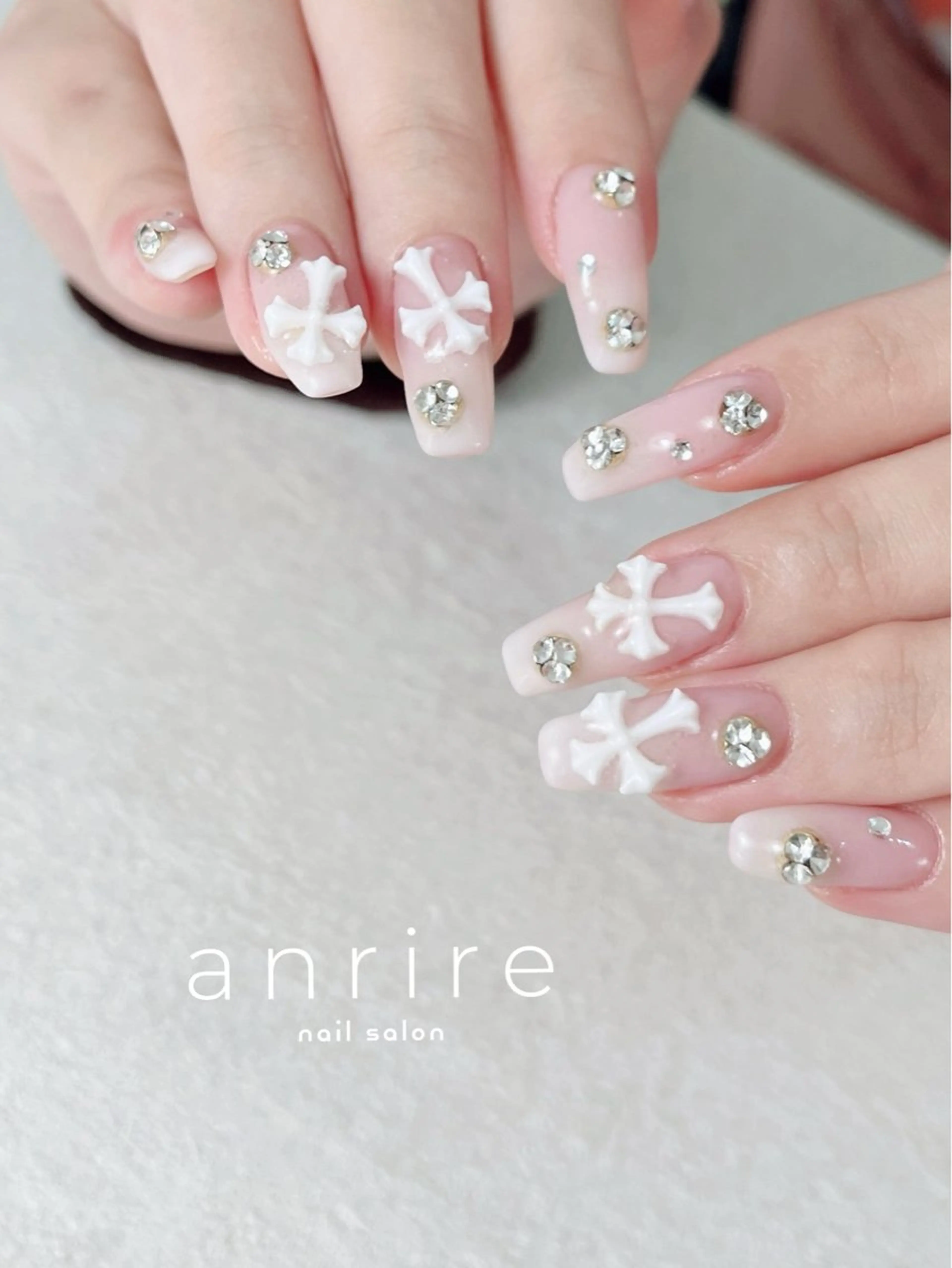 ネイル ジェルネイル キラキラネイル パラジェル 夏ネイル ハンドネイル nail salon anrire〜アンリール〜所属・nailsalon anrireのネイルデザイン