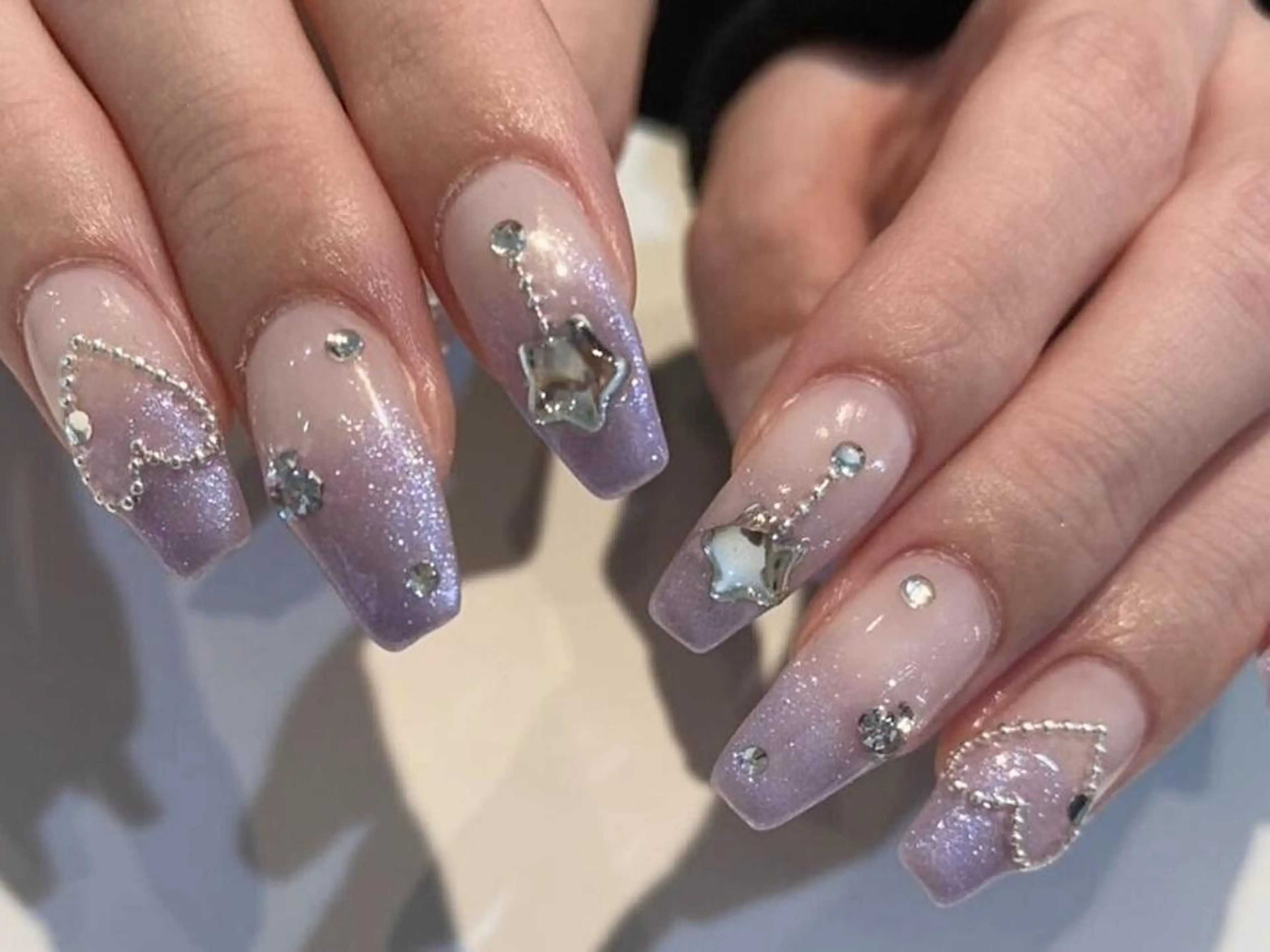 ネイル 持ち込み Rainrain💧 パーツ豊富、やり放題のネイルデザイン