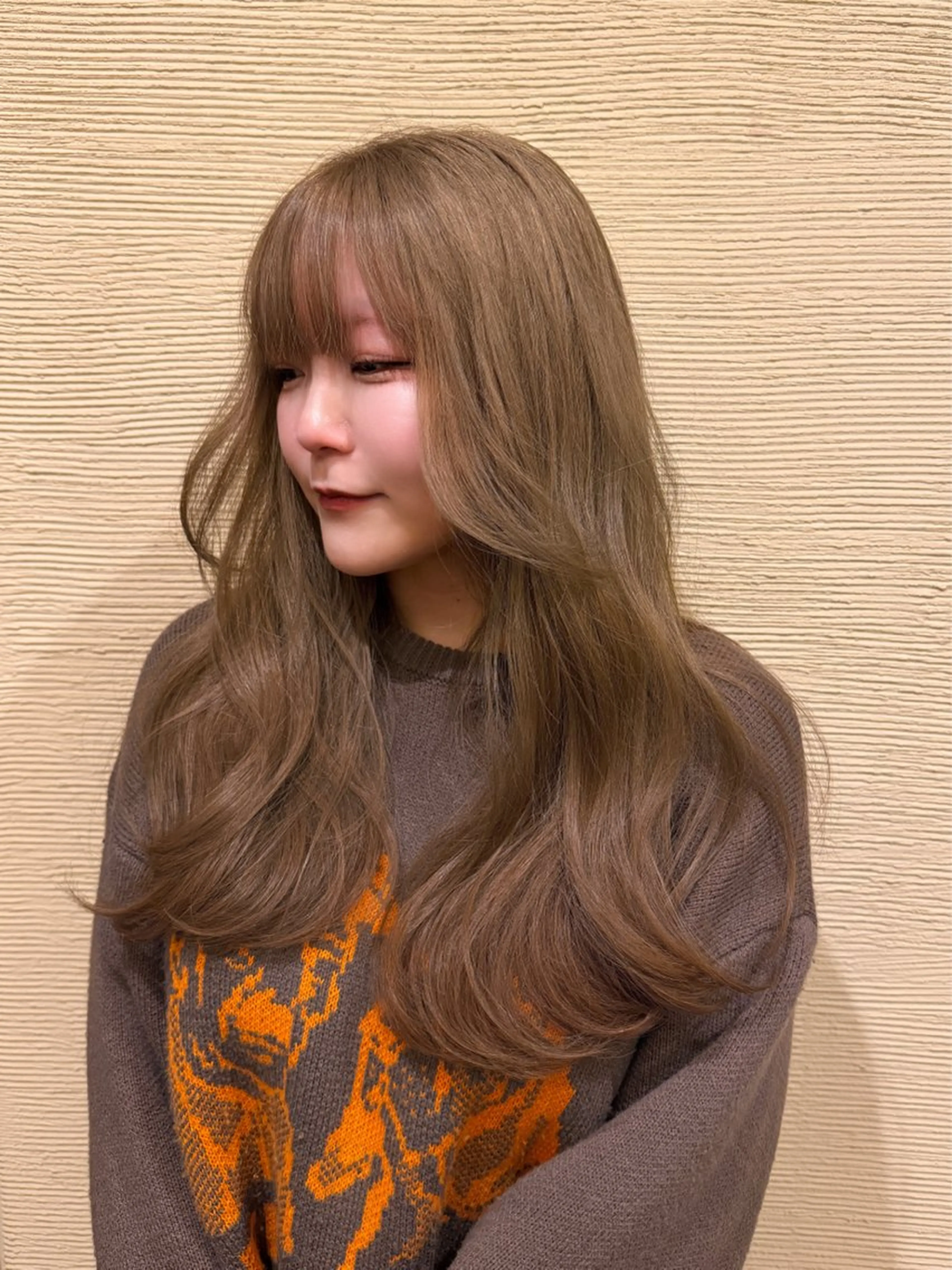 ロング カラー ベージュカラー ブリーチ ブラウンカラー ミルクティーベージュ ヘアカラー トリートメント パーマ/艶カラー/ 髪質改善/伊藤愛麻のヘアスタイル