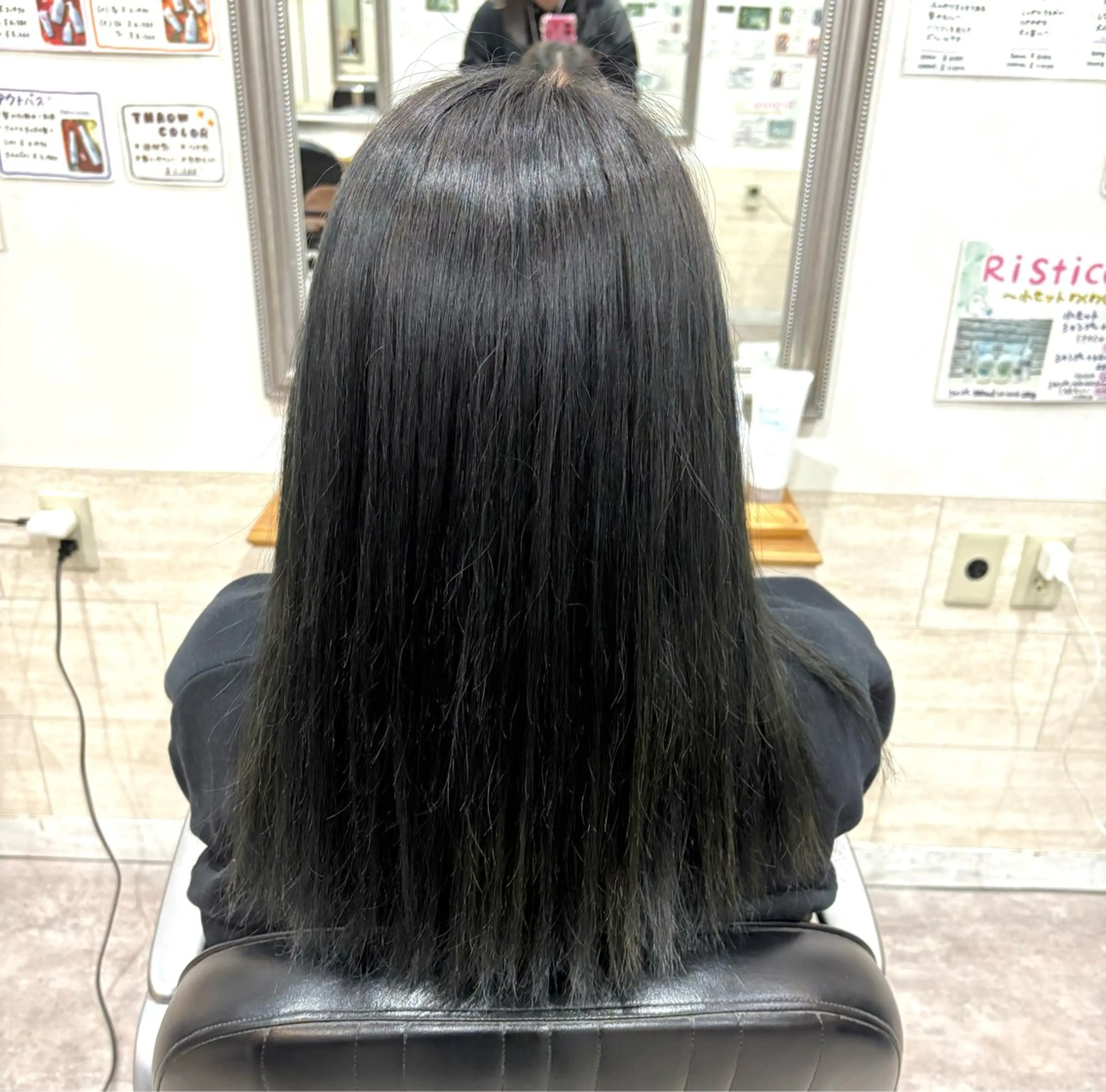 セミロング カラー ヘアカラー トリートメント 堀川 希歩のヘアスタイル