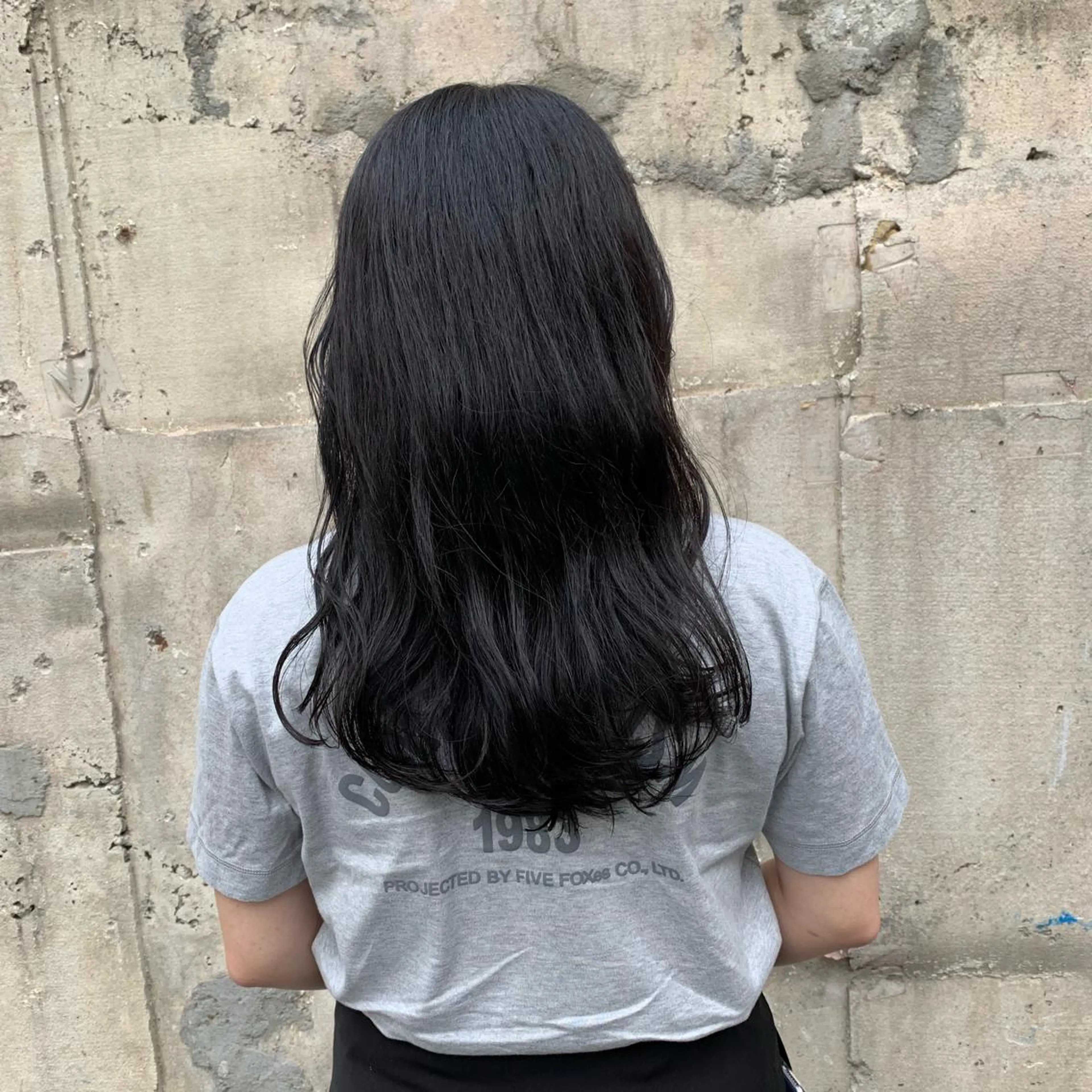 ロング カラー 黒髪 ブルーカラー ブルーブラック 韓国風ヘア オルチャンヘア 韓国×巻ける髪質改善 💍maki💍のヘアスタイル