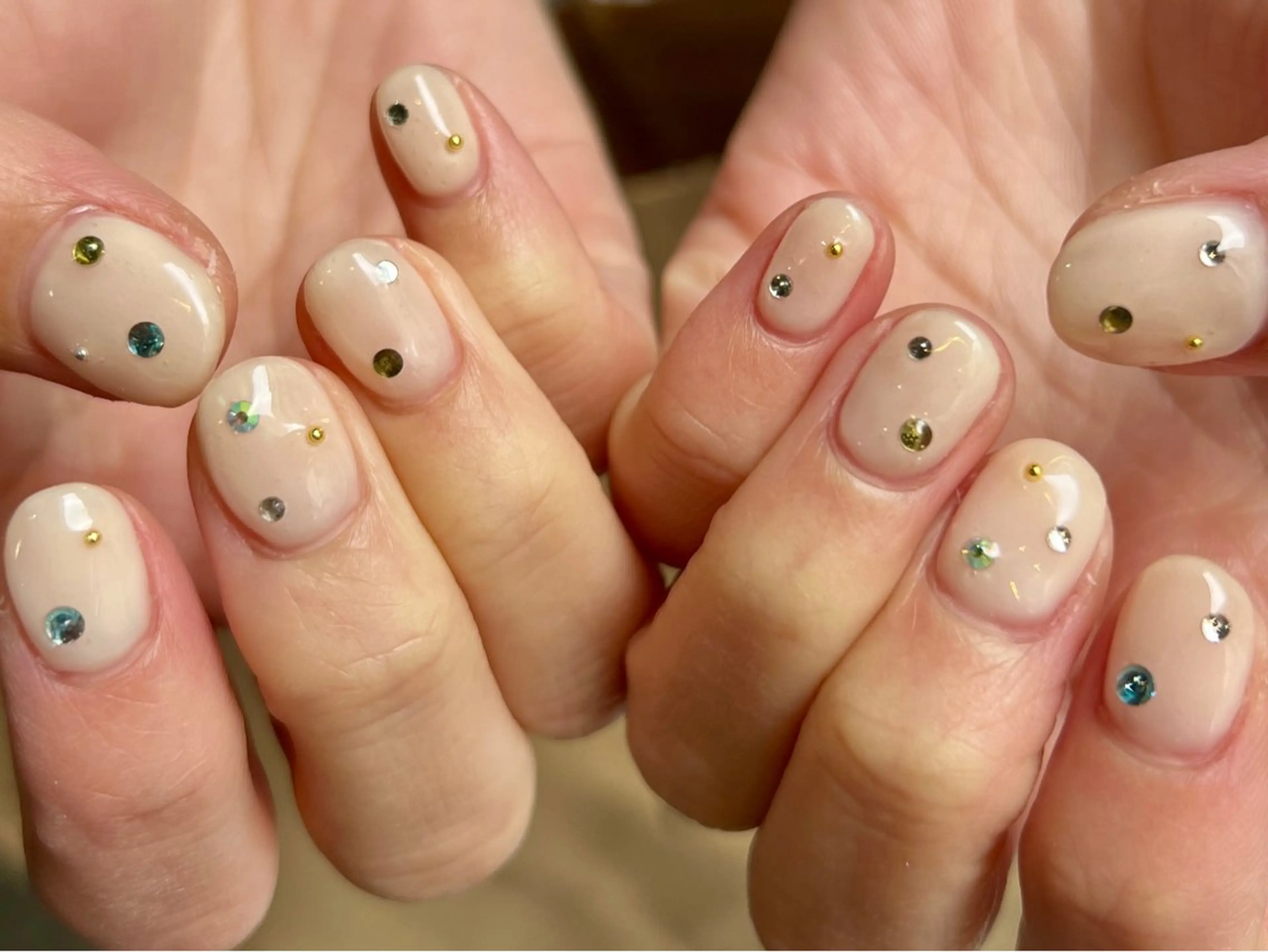 ネイル 春ネイル ストーンネイル ハンドネイル 個性派ニュアンス nuts nail所属・【池袋】nuts nail　なつみのネイルデザイン