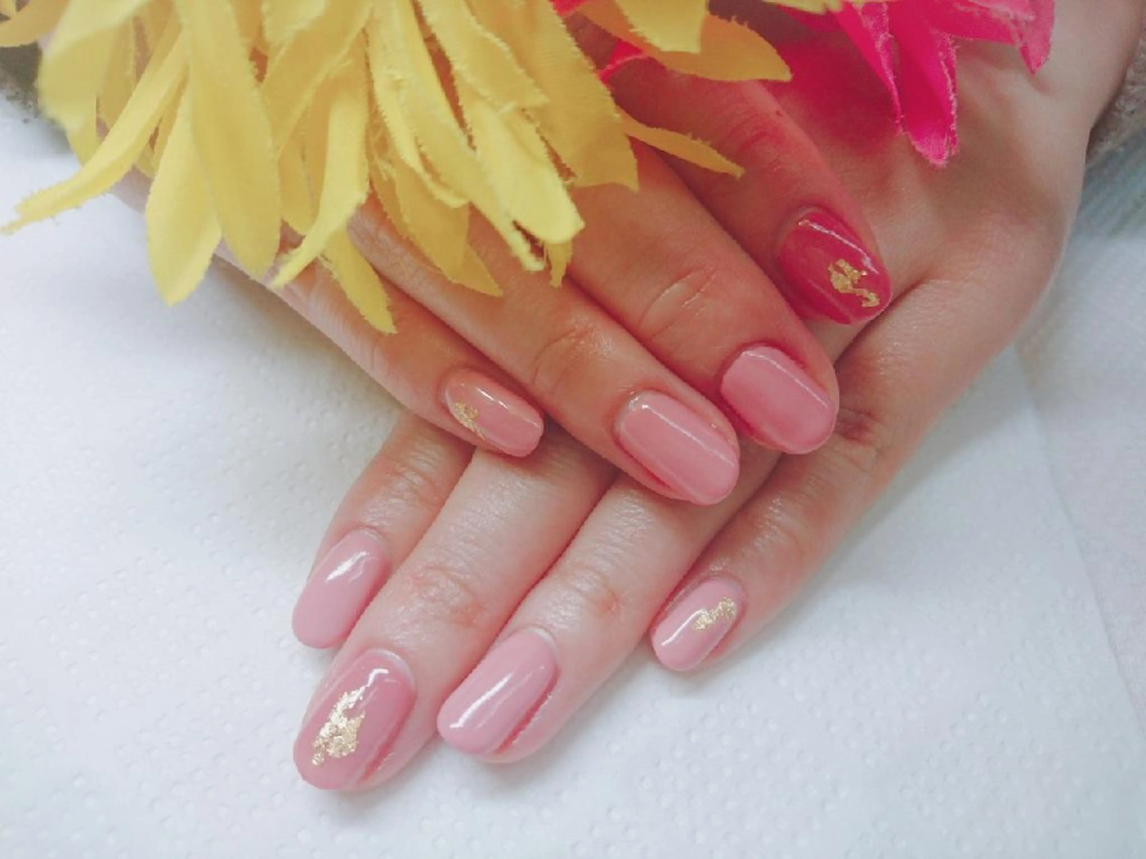 ネイル ゴールド ワンカラーネイル プライベートサロン RosyLily所属・プライベートサロン Rosy Lilyのネイルデザイン