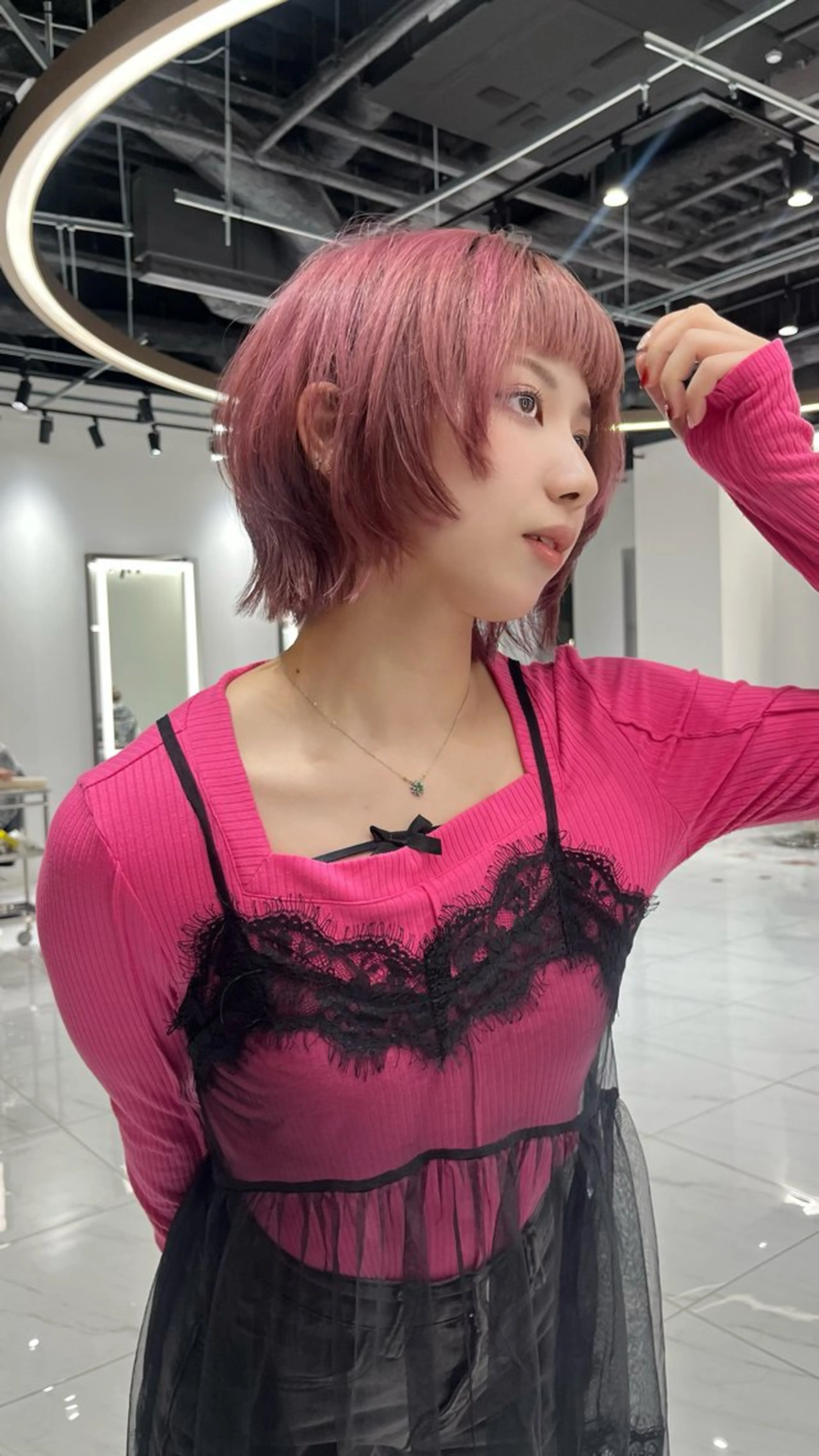 ショート ボブレイヤー ショートレイヤー ボブ 顔周りカット レイヤーカット カット トリートメント 石塚 瑛里菜のヘアスタイル