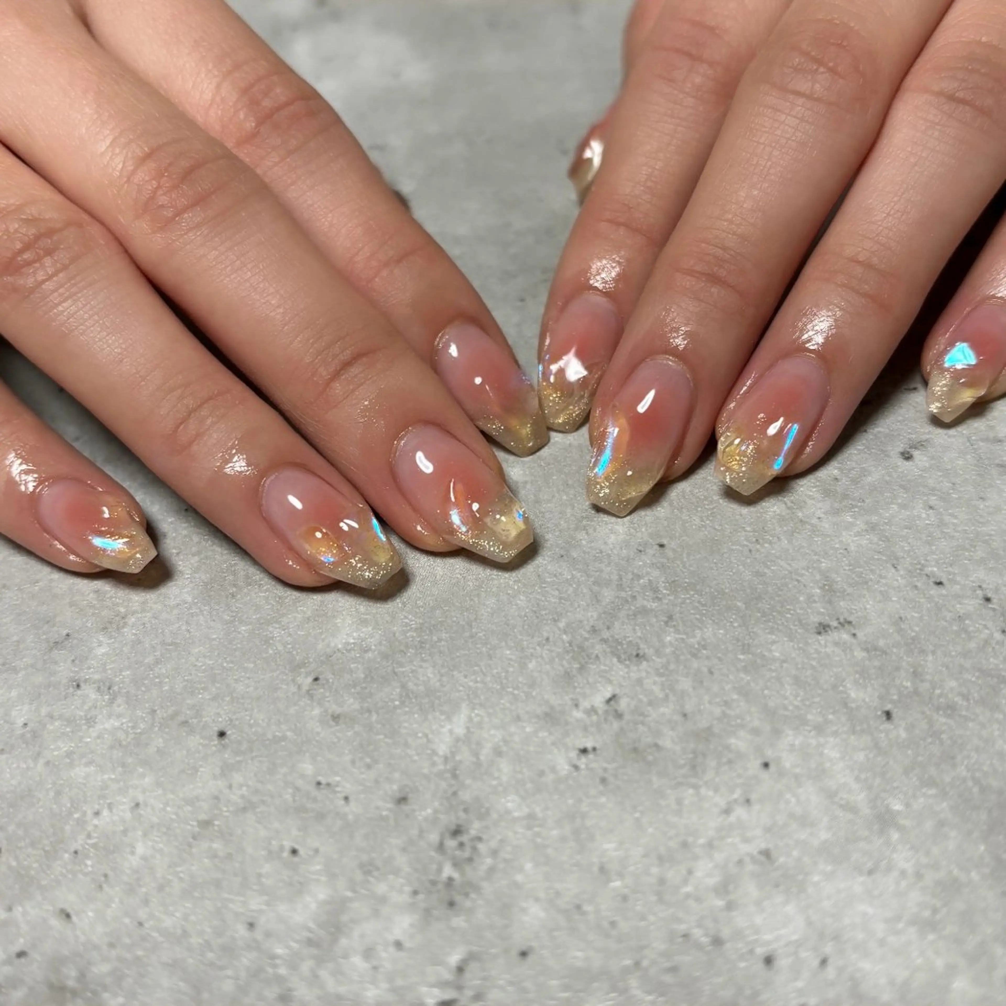 シンプル(オーロラ/チーク/カラー2色/ベースカラー有ラメグラ/ミラーグラデ)の写真