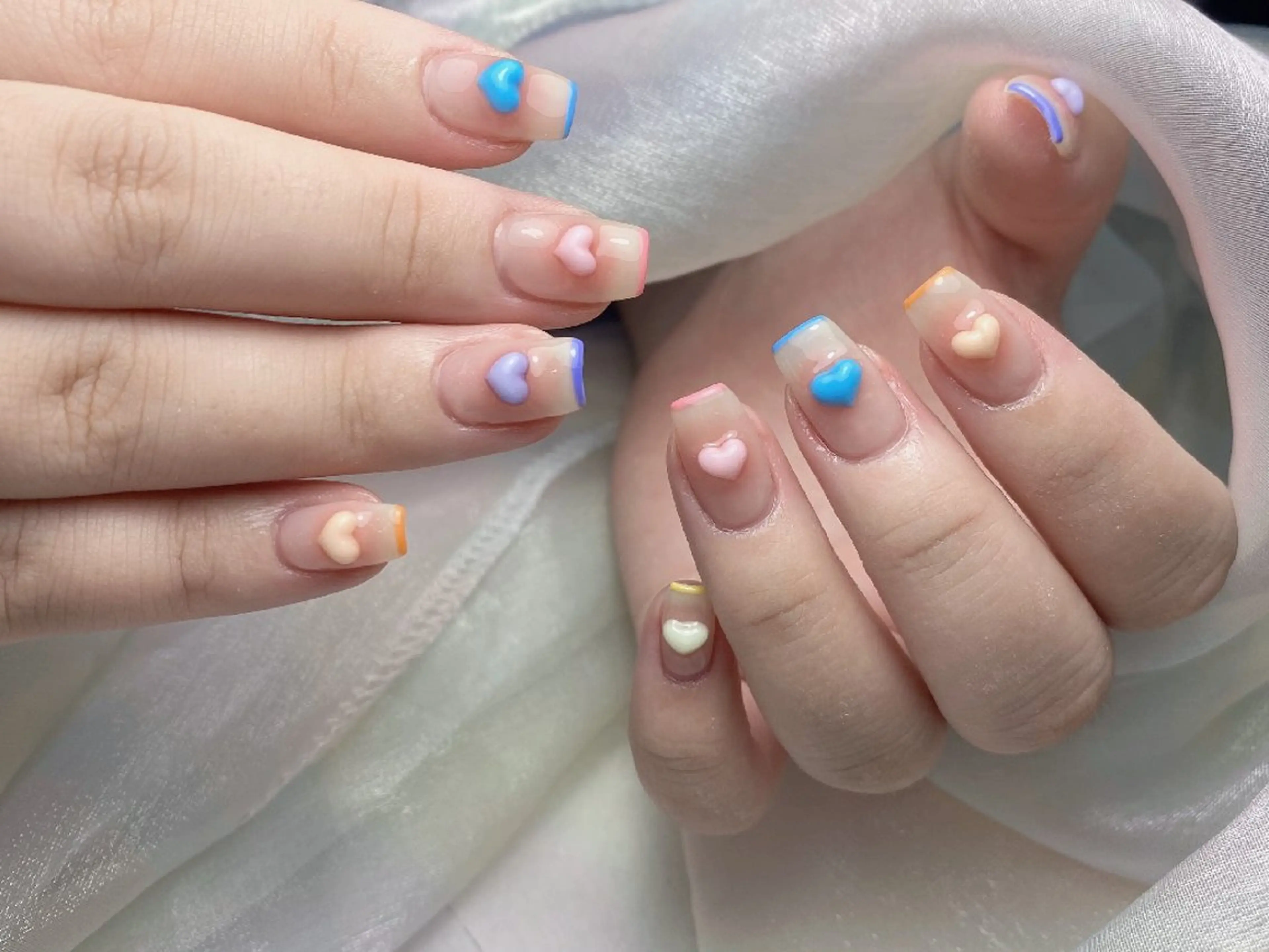 ネイル チークネイル フレンチネイル ジェルネイル ガーリー キラキラネイル ハンドネイル UM Nail Salonのネイルデザイン