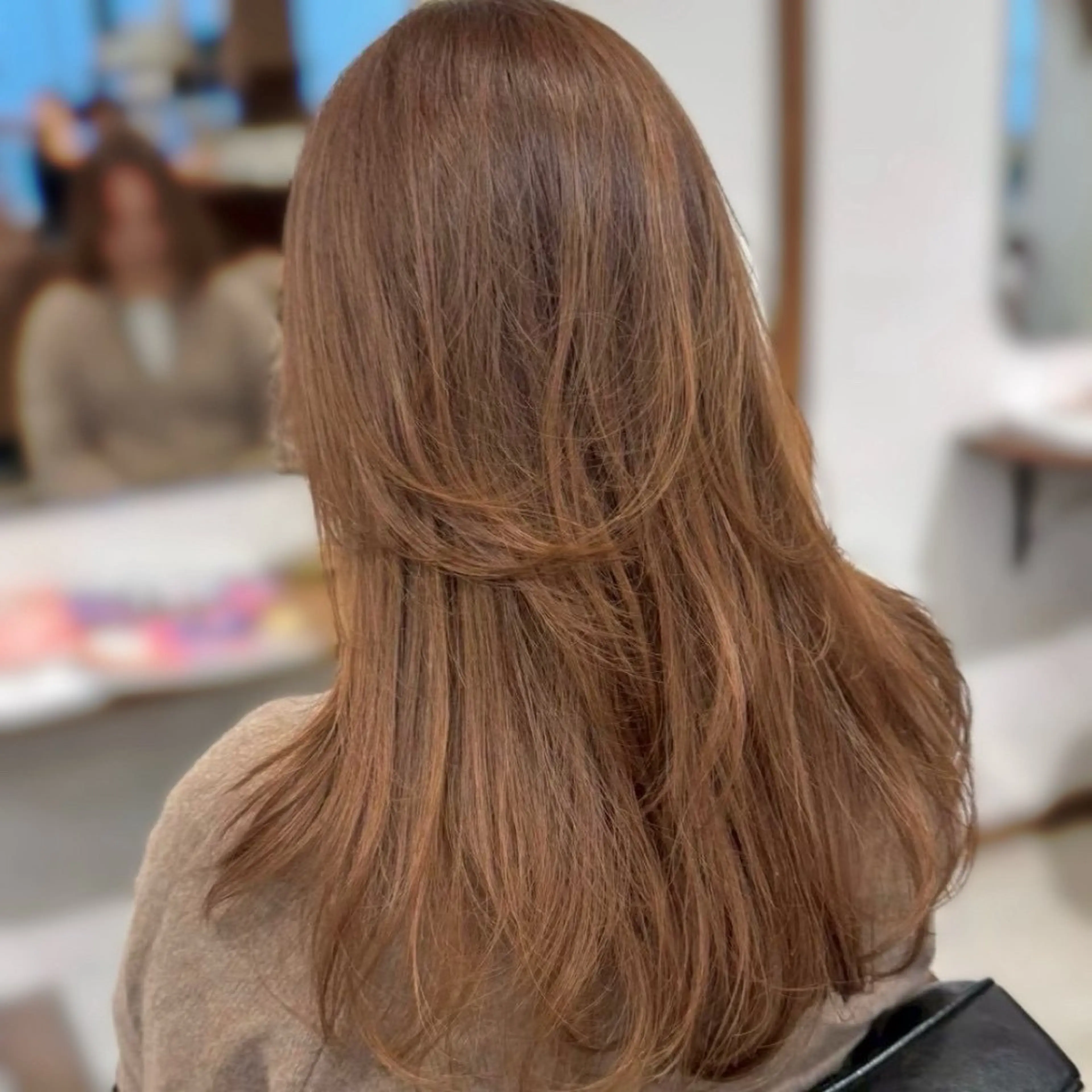 セミロング 坂本 璃里杏のヘアスタイル