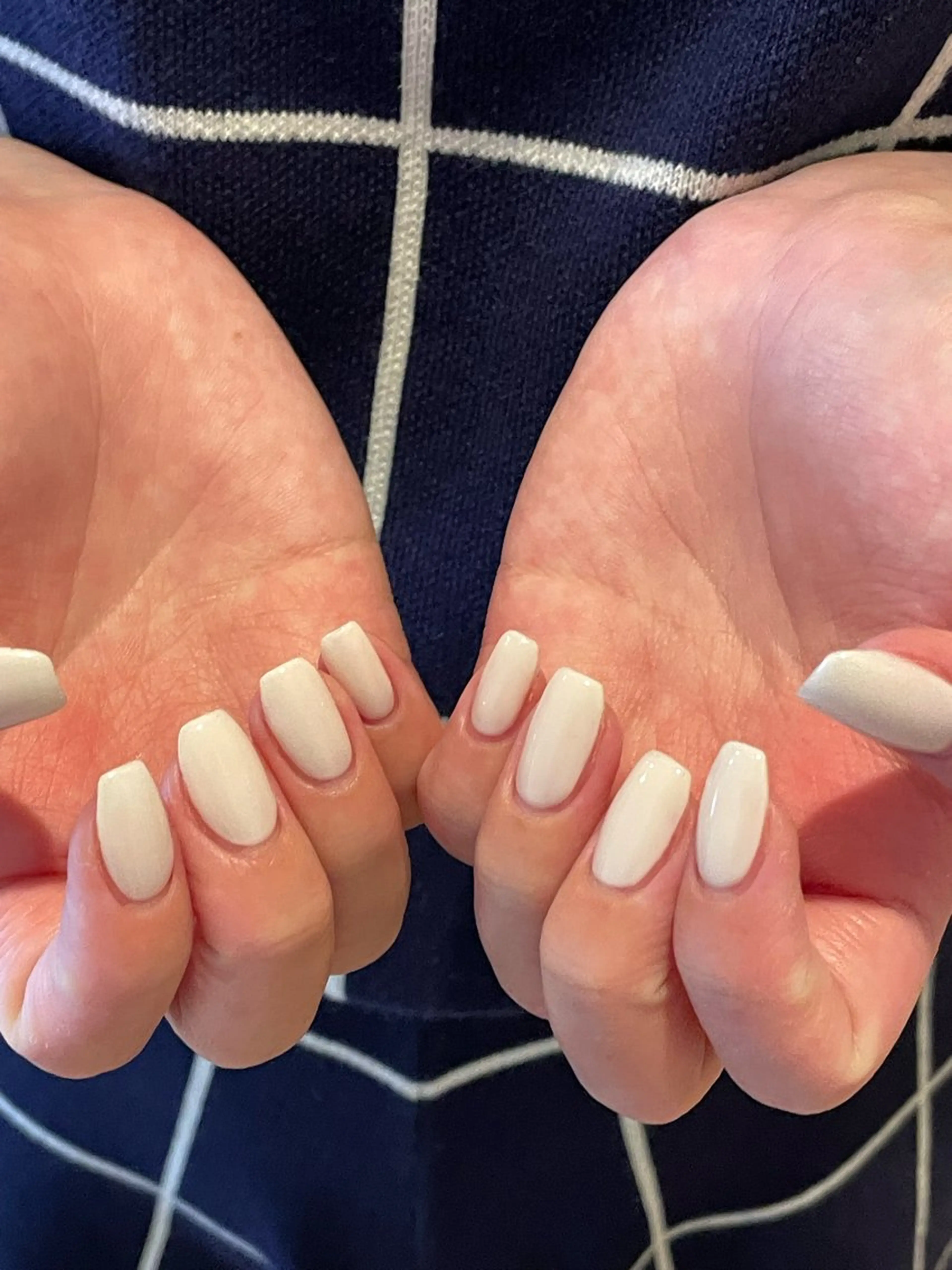 ネイル ワンカラーネイル ホワイト ハンドネイル NOELIS REIのネイルデザイン