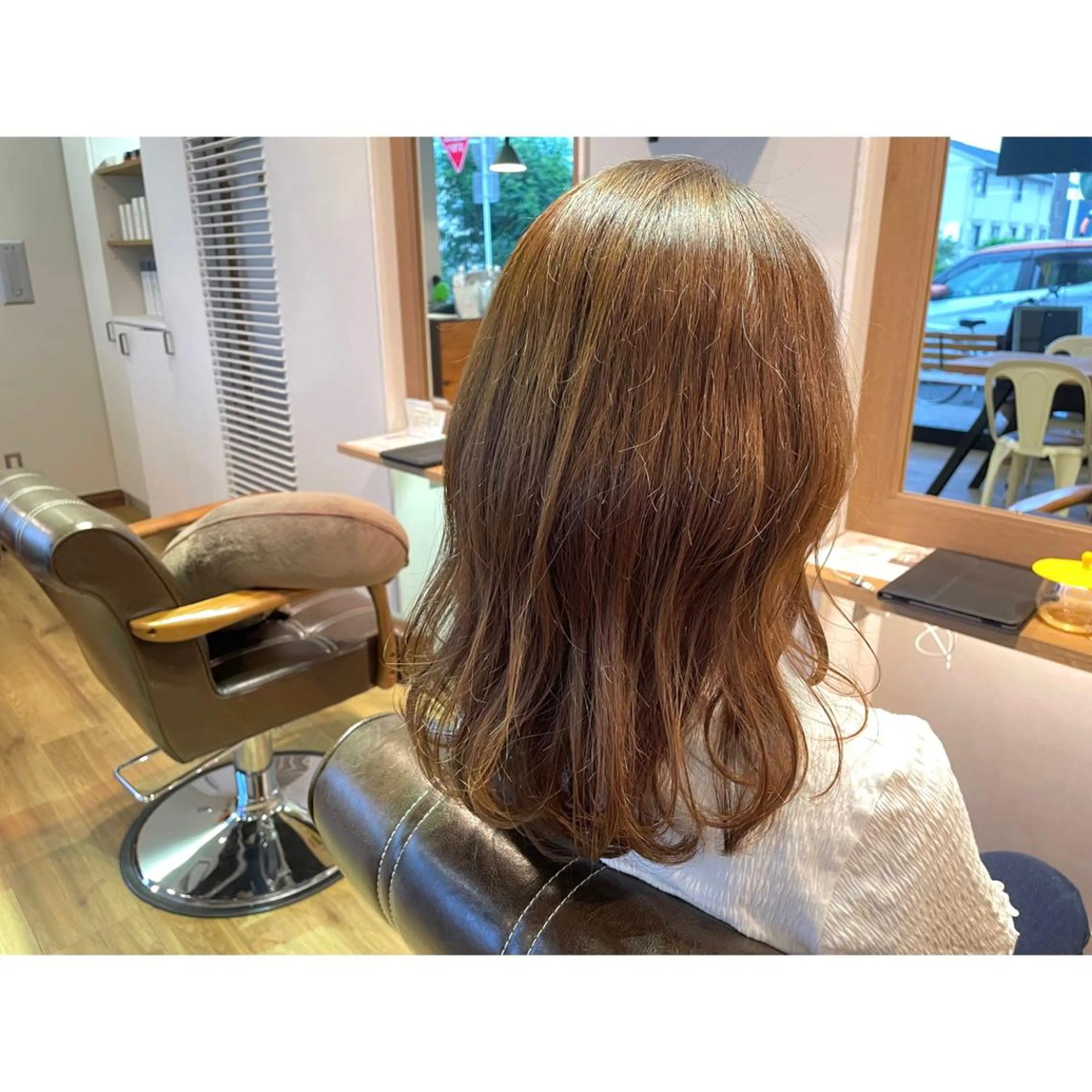 セミロング カラー アッシュ ベージュカラー ヘアカラー トリートメント ツキダテ ユイのヘアスタイル