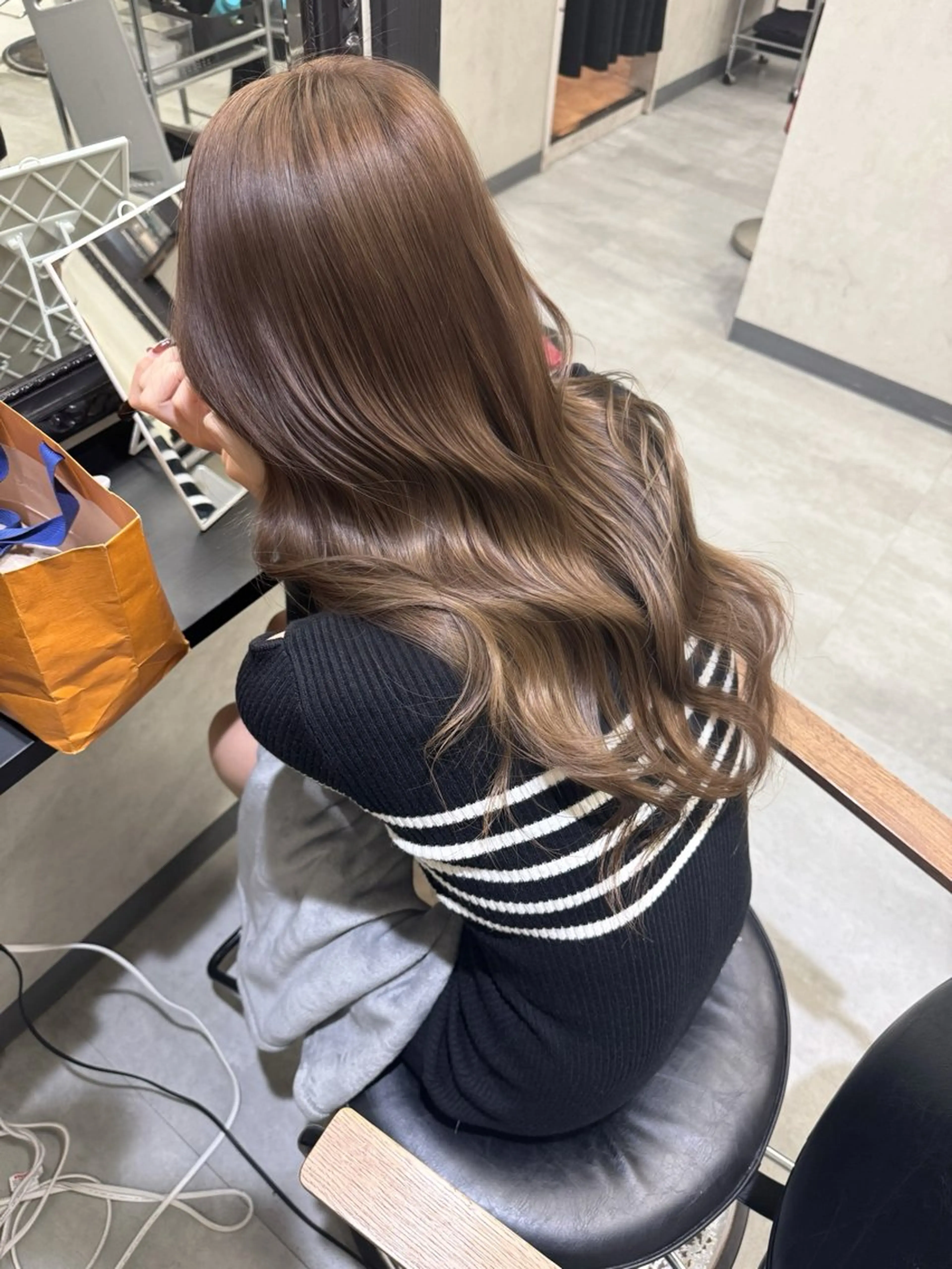 セミロング カラー ベージュカラー ブリーチ 透明感カラー ブリーチなしカラー ヘアカラー トリートメント mana／ブリーチ なし／ベージュ／暖色のヘアスタイル