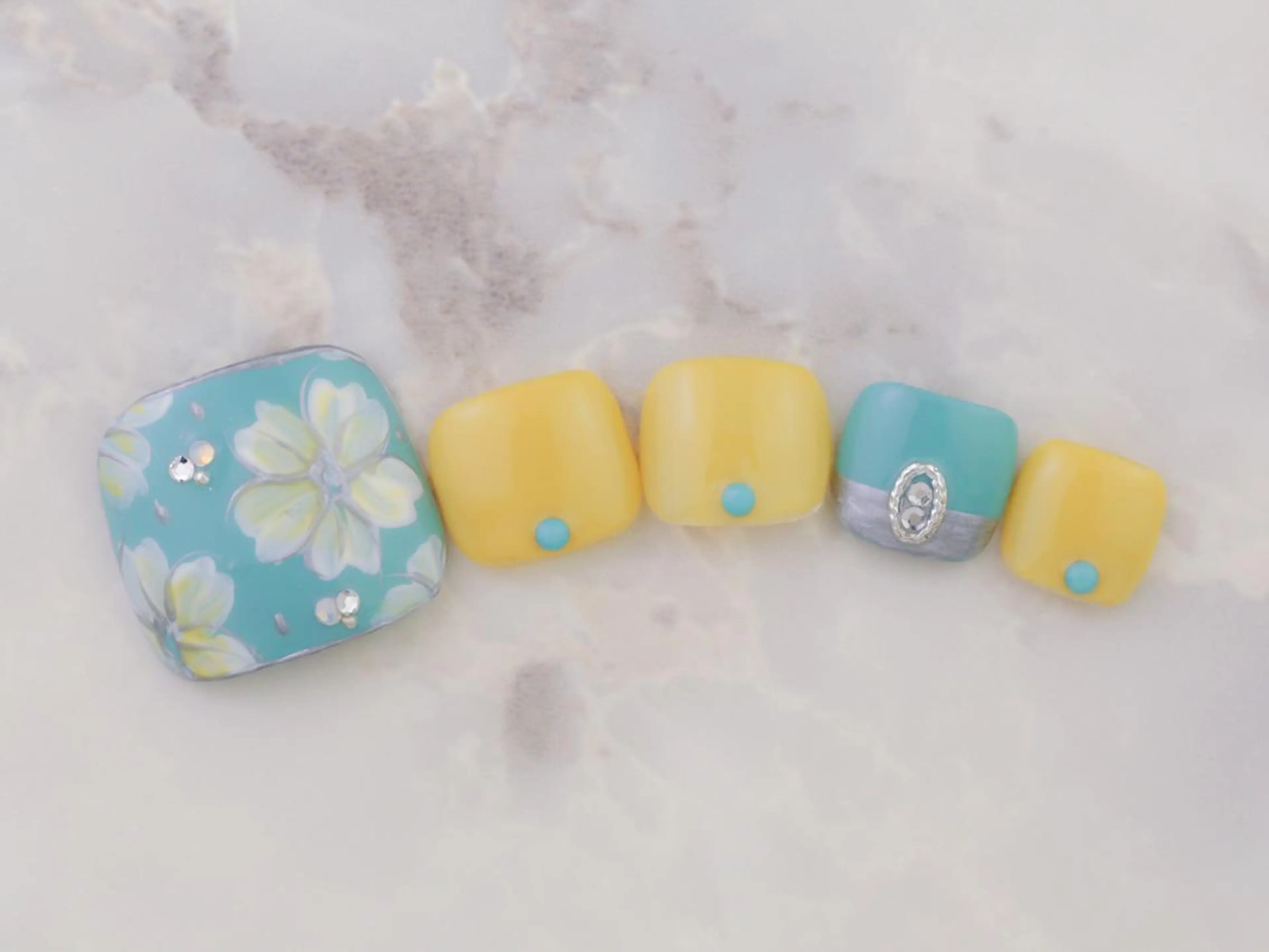 ネイル Ayumi nail＆eyelash所属・Ayuminail& eyelash.内藤のネイルデザイン