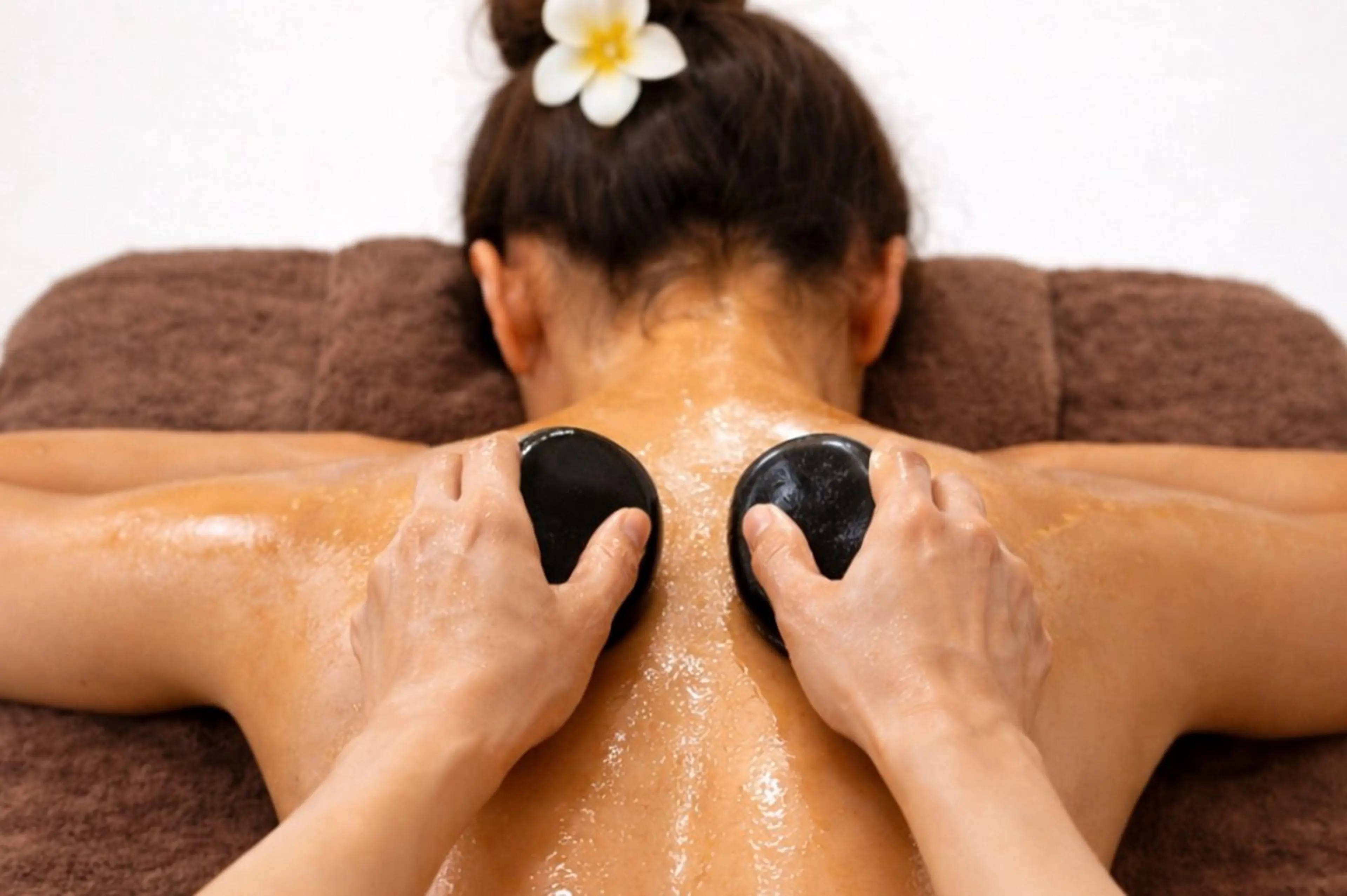 新規＆U30 　うつ伏せオイルトリートメント30分の写真