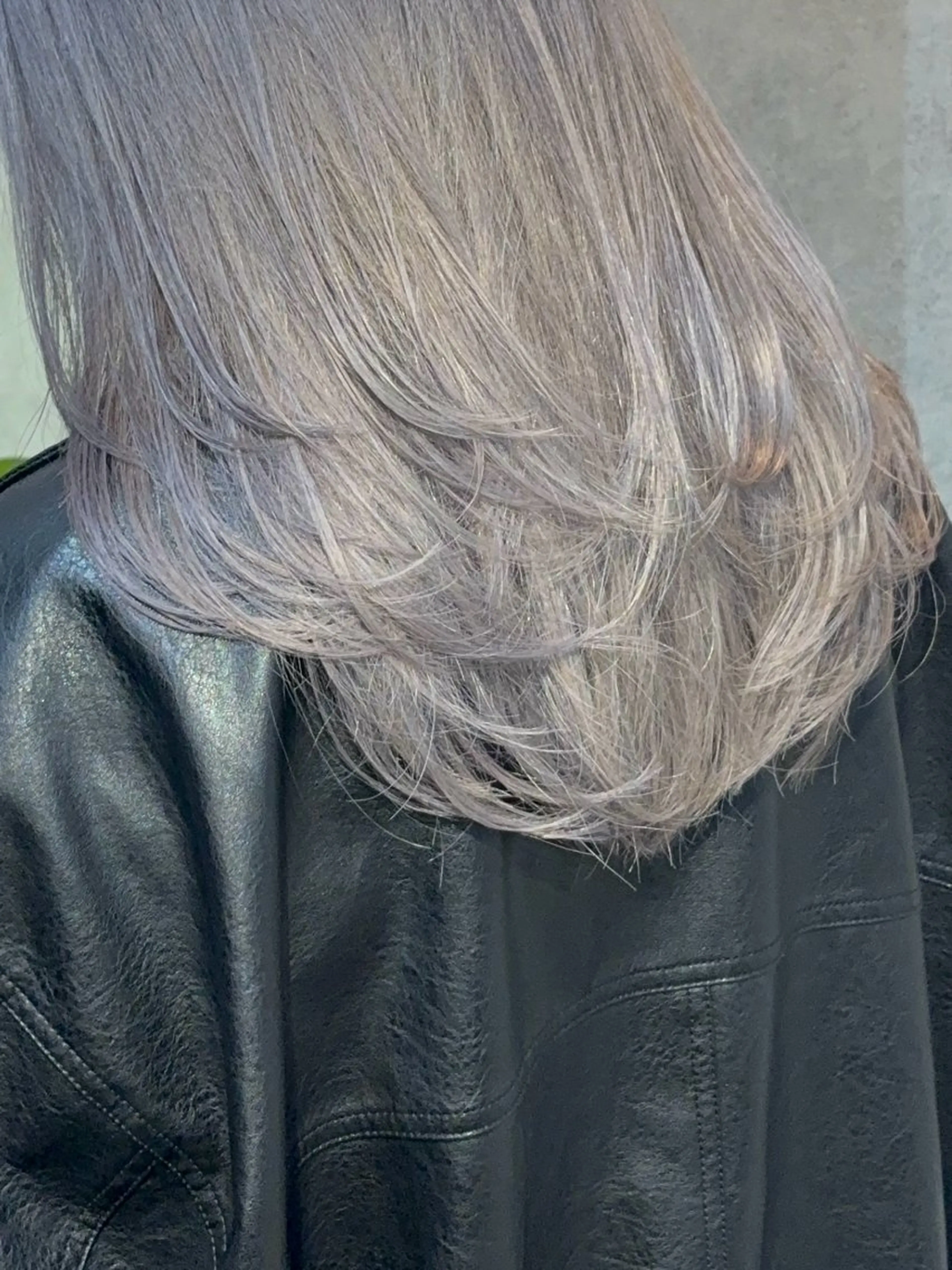 ロング カラー ブリーチ 赤みオフの透明感職人 /ケア重視の美髪施術のヘアスタイル