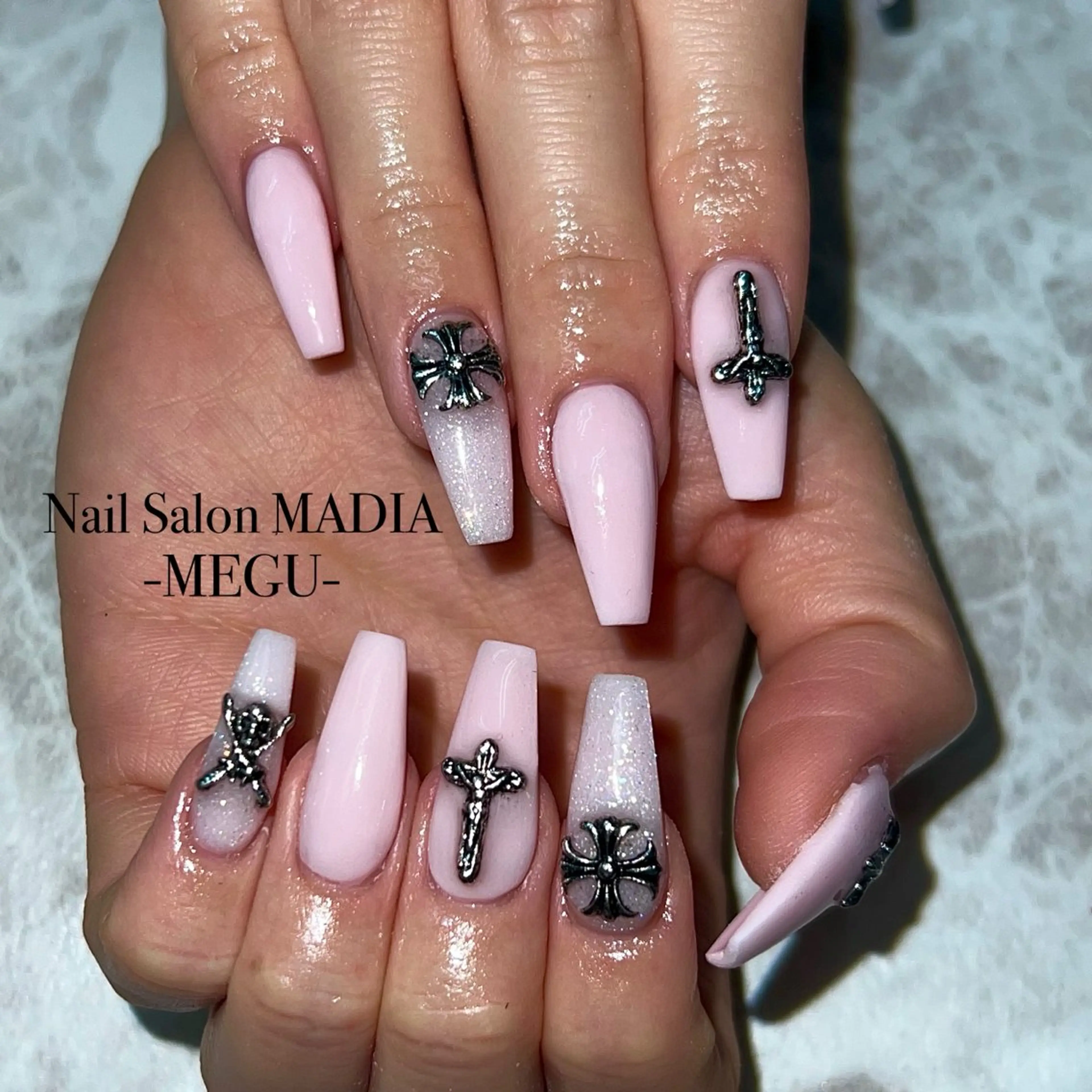 ネイル MADIA藤沢所属・MADIA MEGUのネイルデザイン