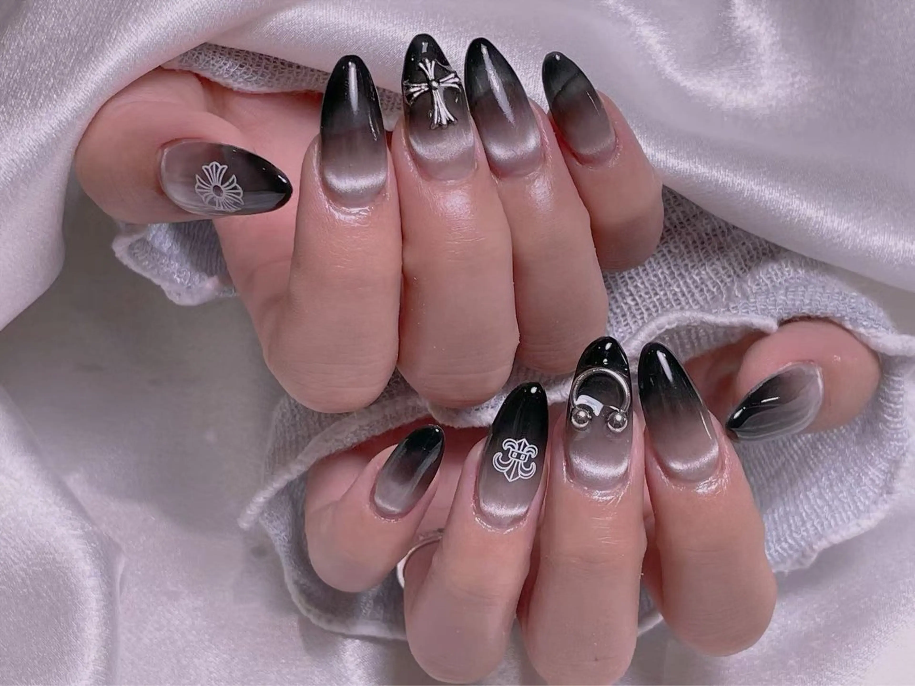 ネイル M2ネイルサロン【長さ出し&フィルイン導入店】所属・長さ出し専門店 RIRIのネイルデザイン