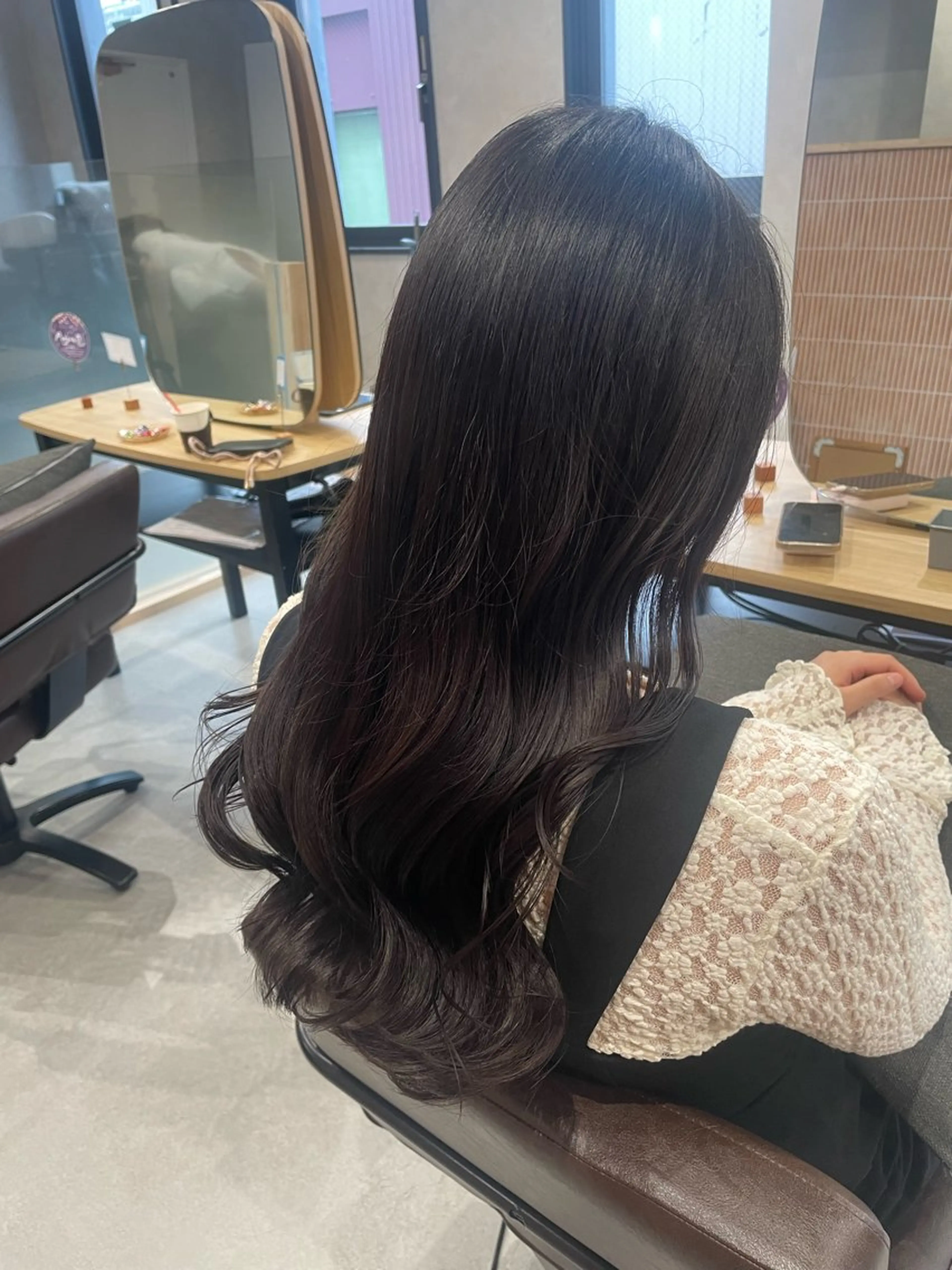 ロング イヌマル アユ / Fier umedaのヘアスタイル