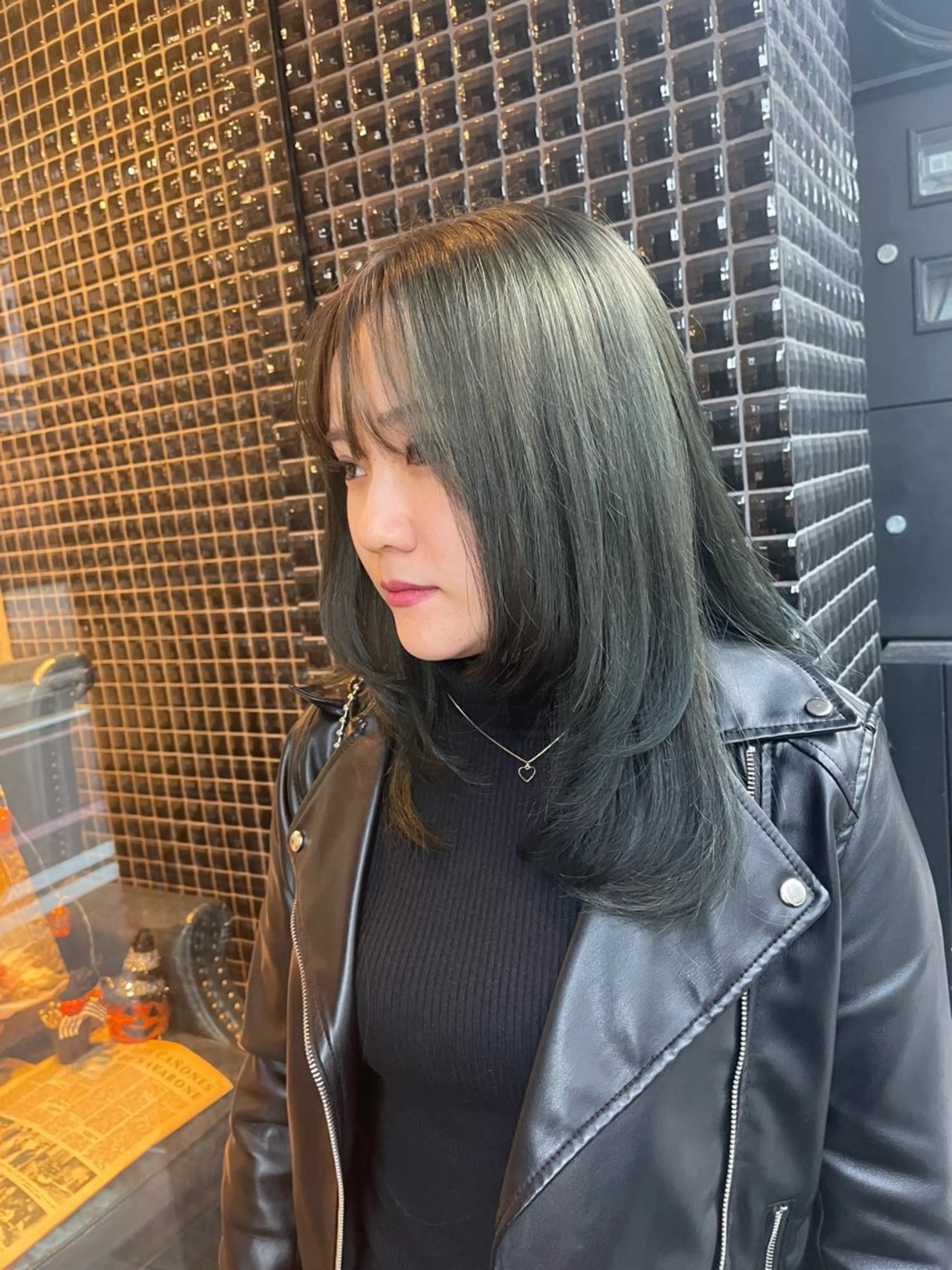 ロング カラー 透明感カラー 顔まわりレイヤー 顔周りカット レイヤーカット Canon/ インナーカラー/四条のヘアスタイル