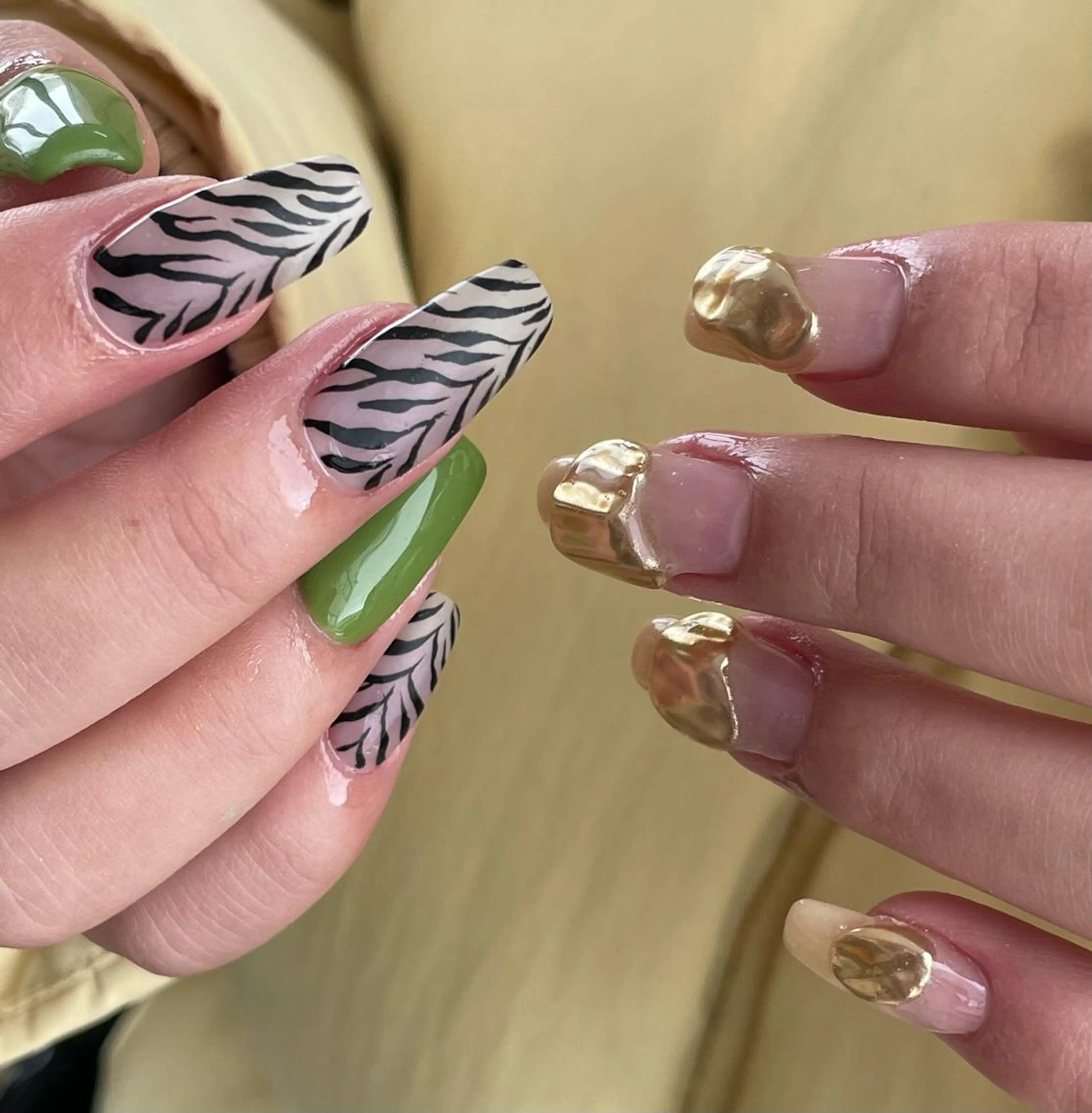 ロング ロング m kaori𓃟のネイルデザイン