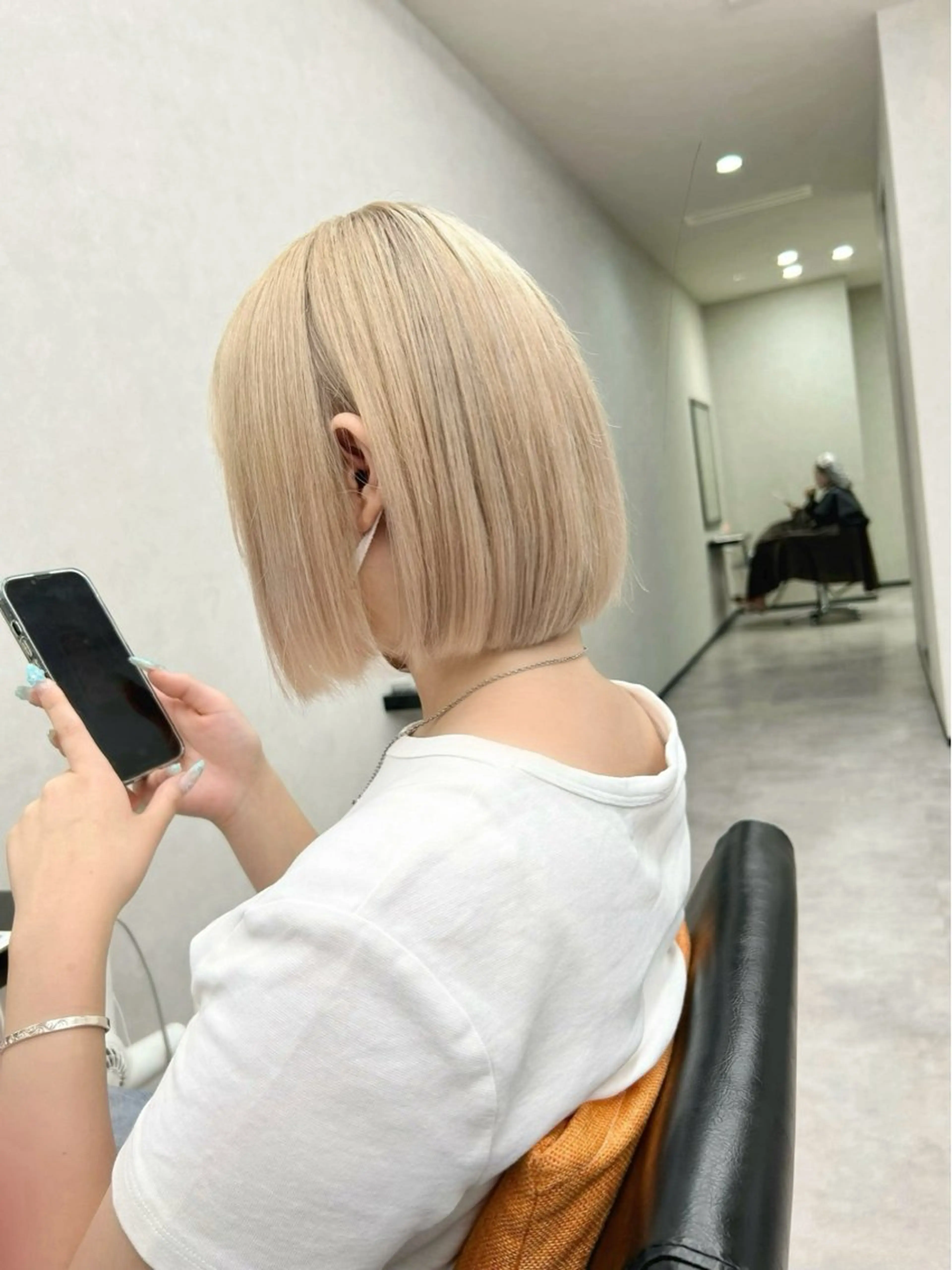 カラー ブロンド ハイトーンカラー ボブ ナカジマ ナナのヘアスタイル