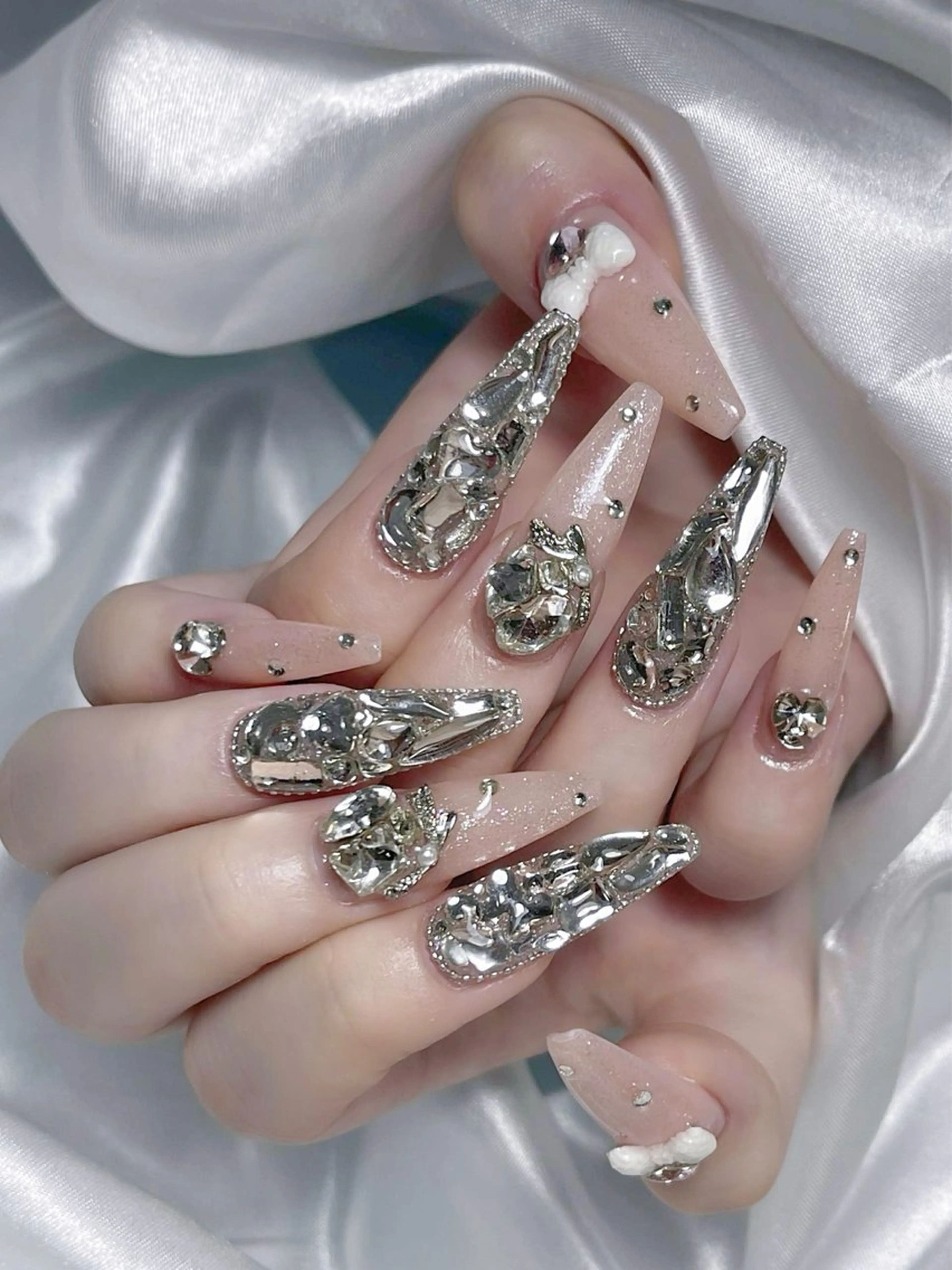 ネイル ハンドネイル LEELA NAIL STUDIO所属・LEELA NAIL STUDIOのネイルデザイン