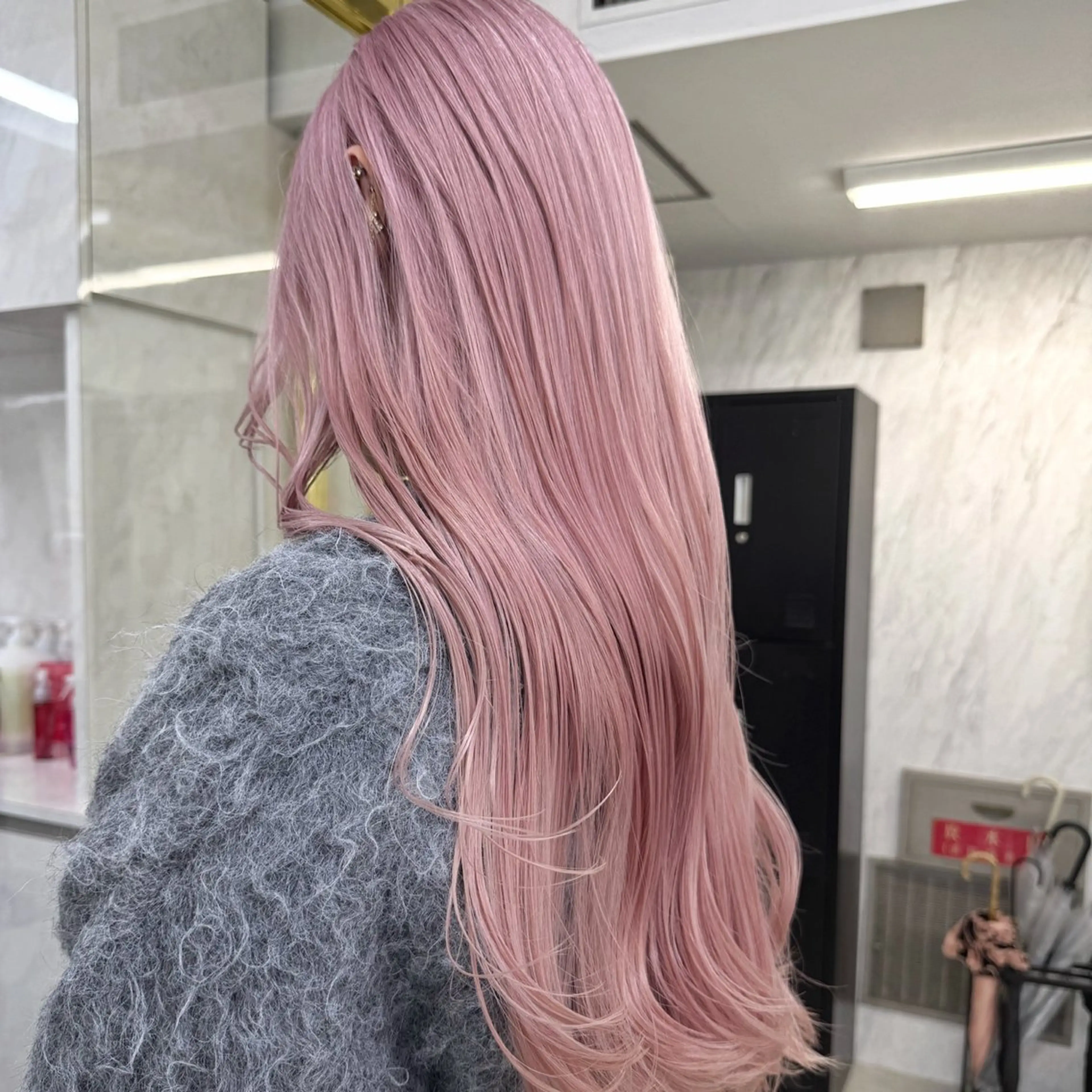 ロング カラー シールエクステ ハイトーンカラー エクステ ヘアカラー トリートメント シールエクステ特化 ハイトーン、NANAのヘアスタイル