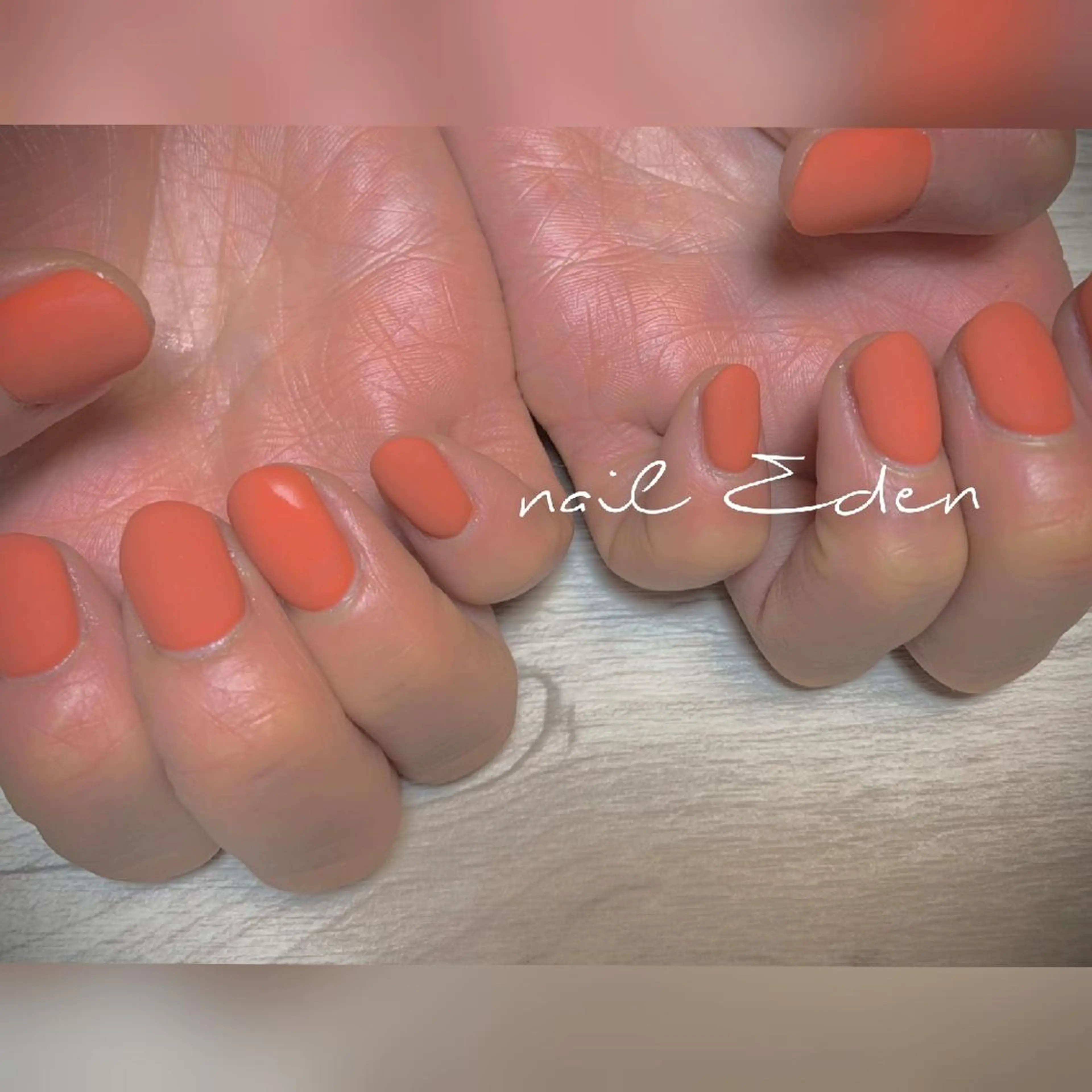 ネイル マットネイル オレンジ ハンドネイル ハンドケア Eden　private nail saron所属・Eden ♾️のネイルデザイン