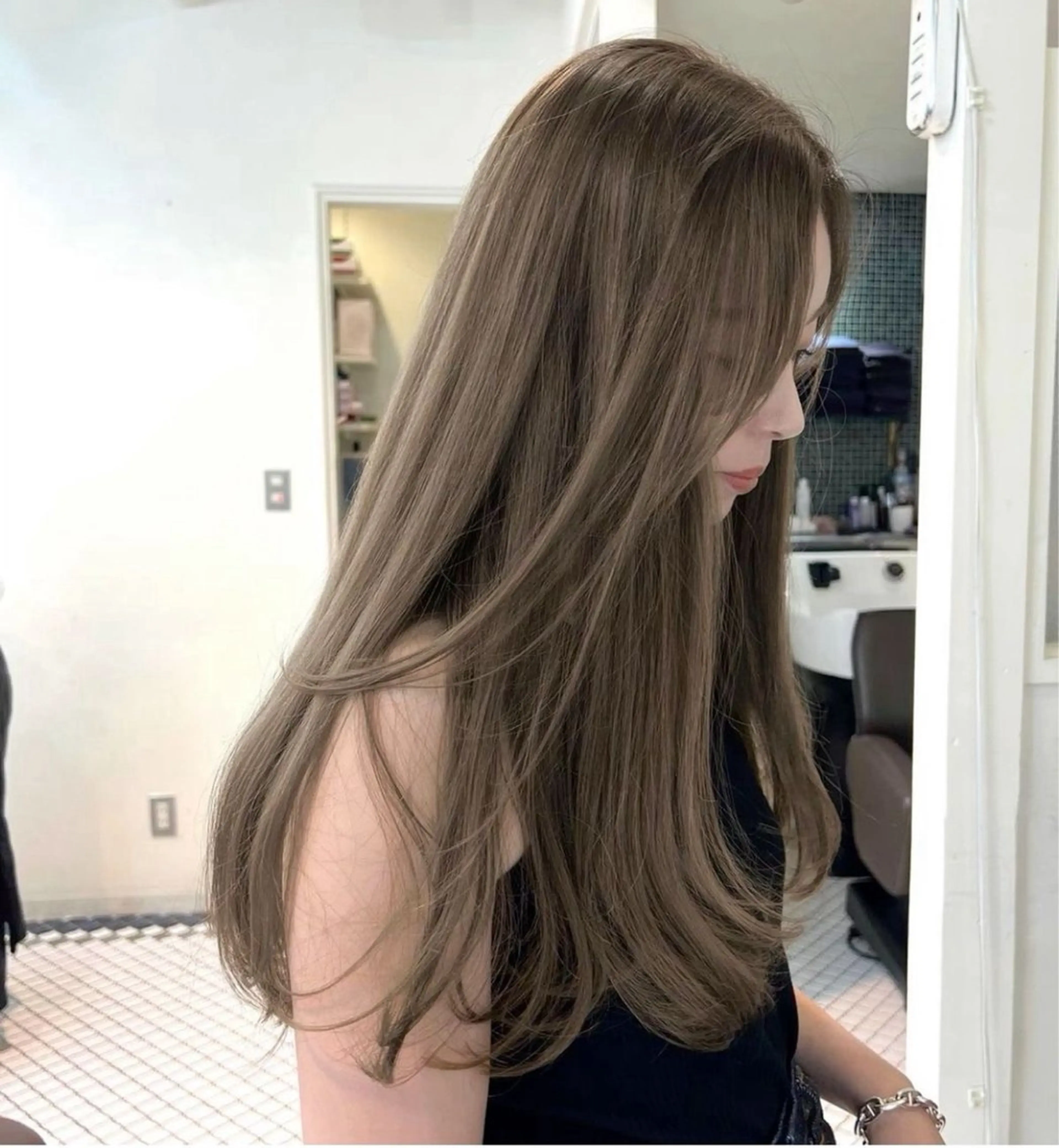 ミディアム カラー ヘアカラー トリートメント ブリーチなし🤍透明 感カラー🤍しゅうじのヘアスタイル