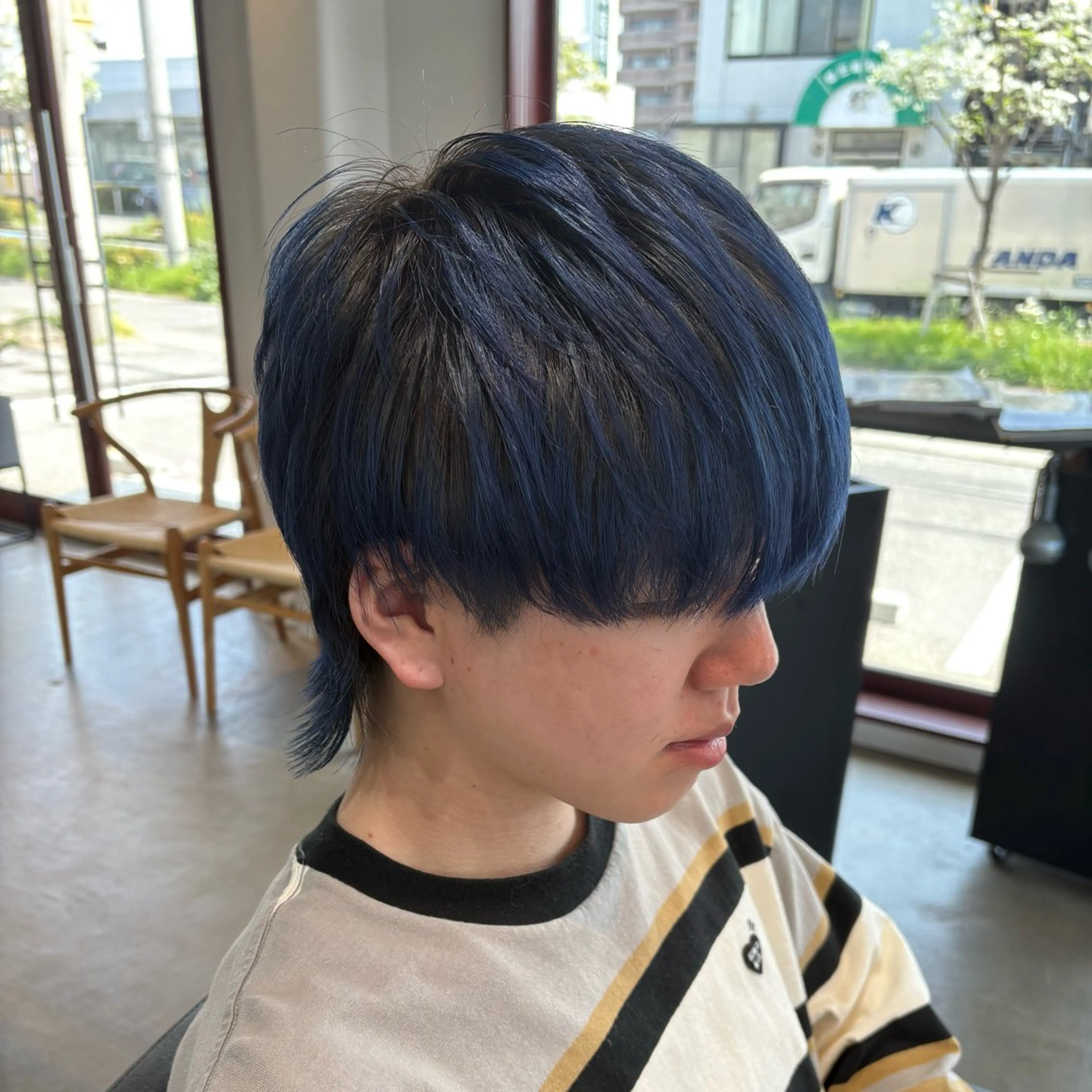 カラー メンズ メンズウルフカット ブルーカラー ウルフカット GISELA サリナのヘアスタイル