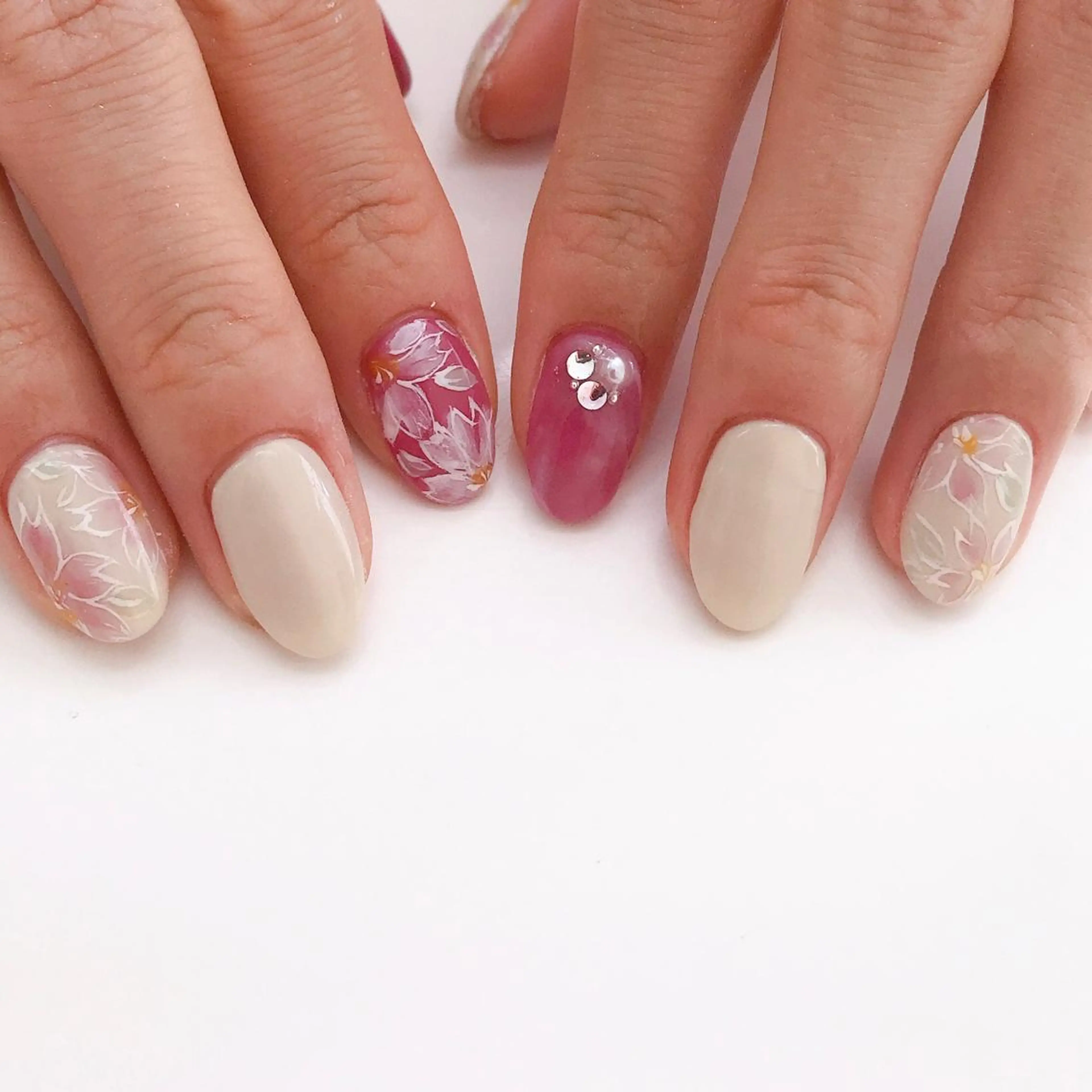 ネイル ハンドネイル Hisaka Mikiのネイルデザイン