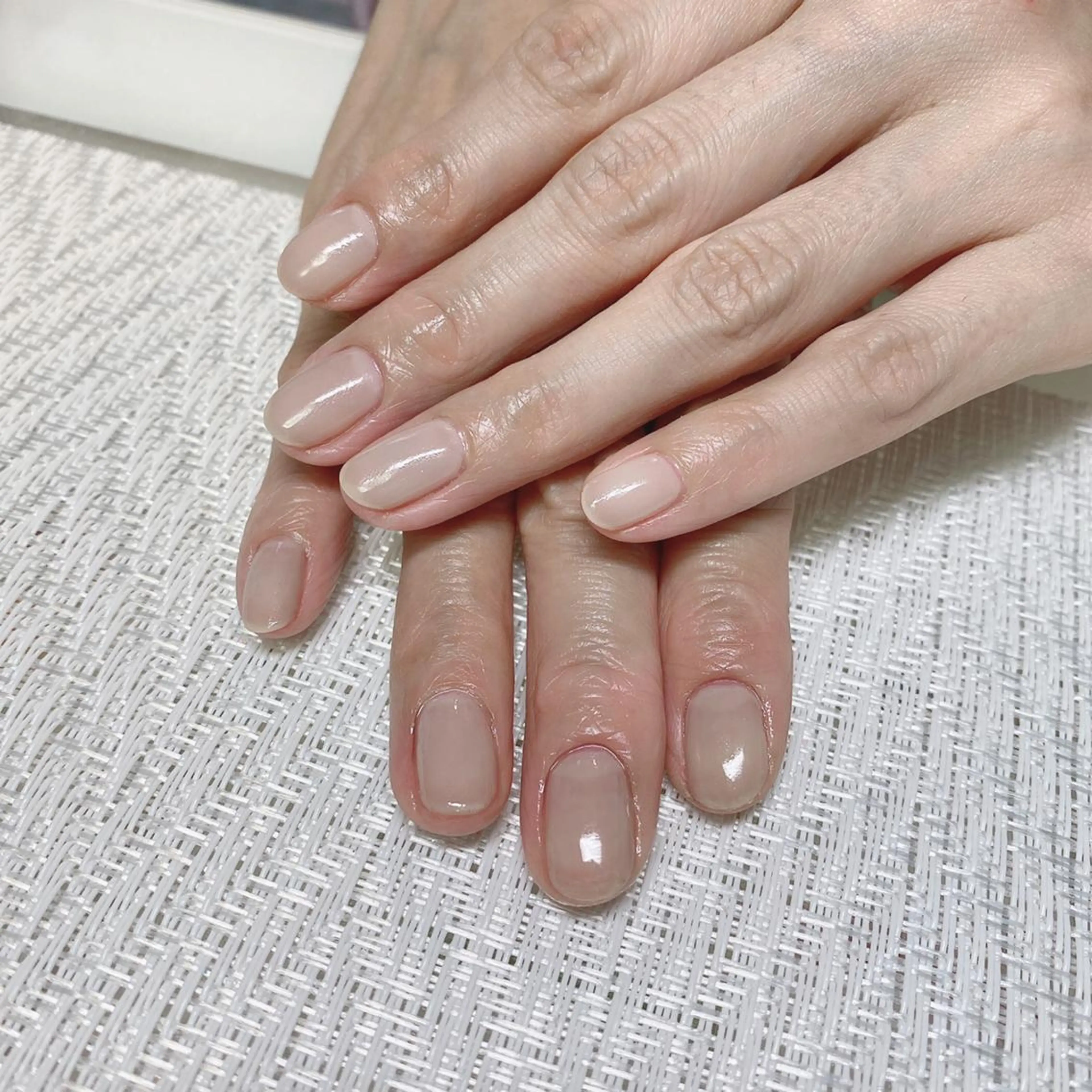 ネイル ワンカラーネイル ハンドネイル ハンドケア 【育児休暇中】今中 沙季のネイルデザイン