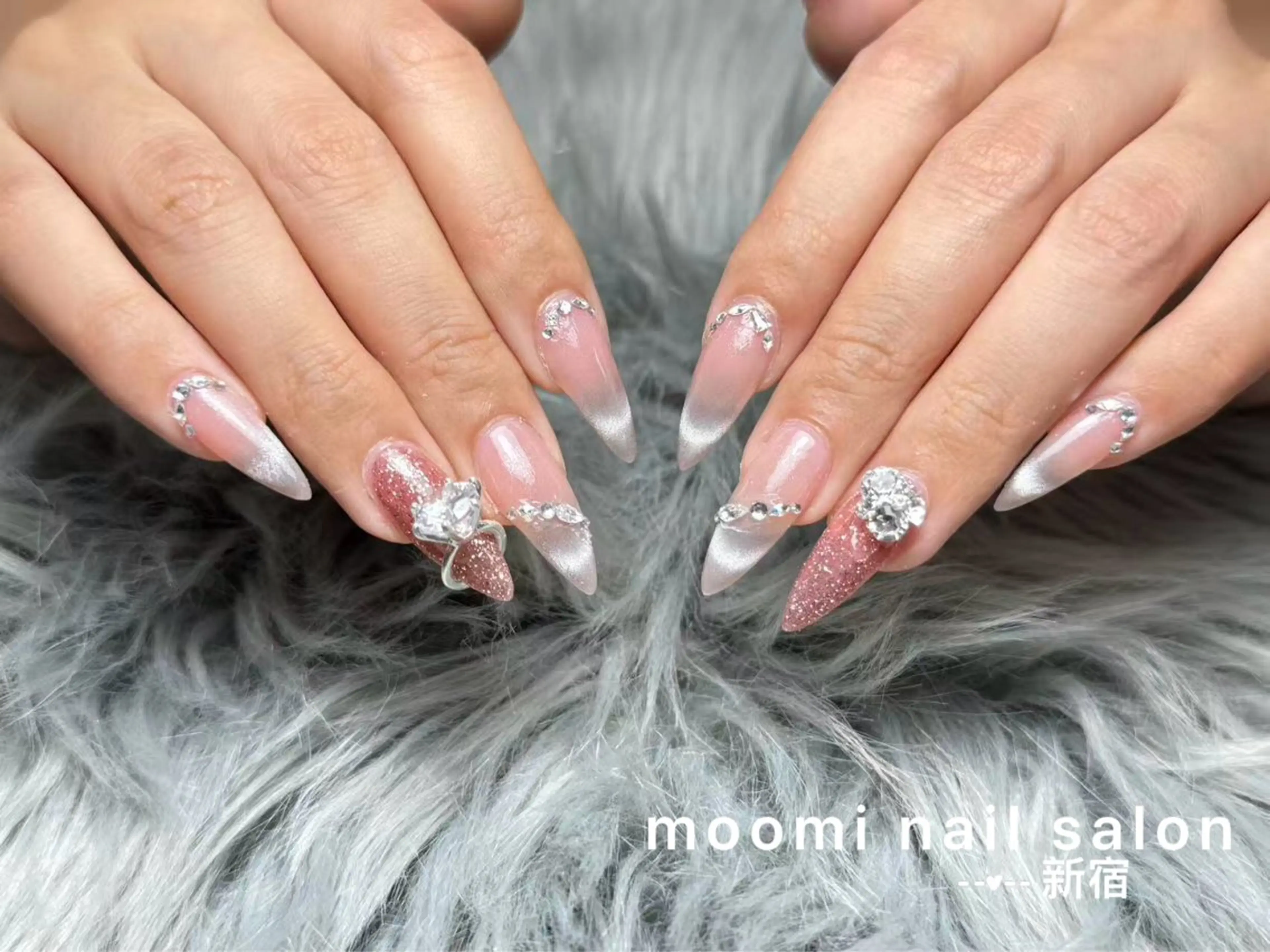 ネイル チークネイル フレンチネイル ジェルネイル グラデーション ハート ハンドネイル moomi nail スカルプ専門のネイルデザイン