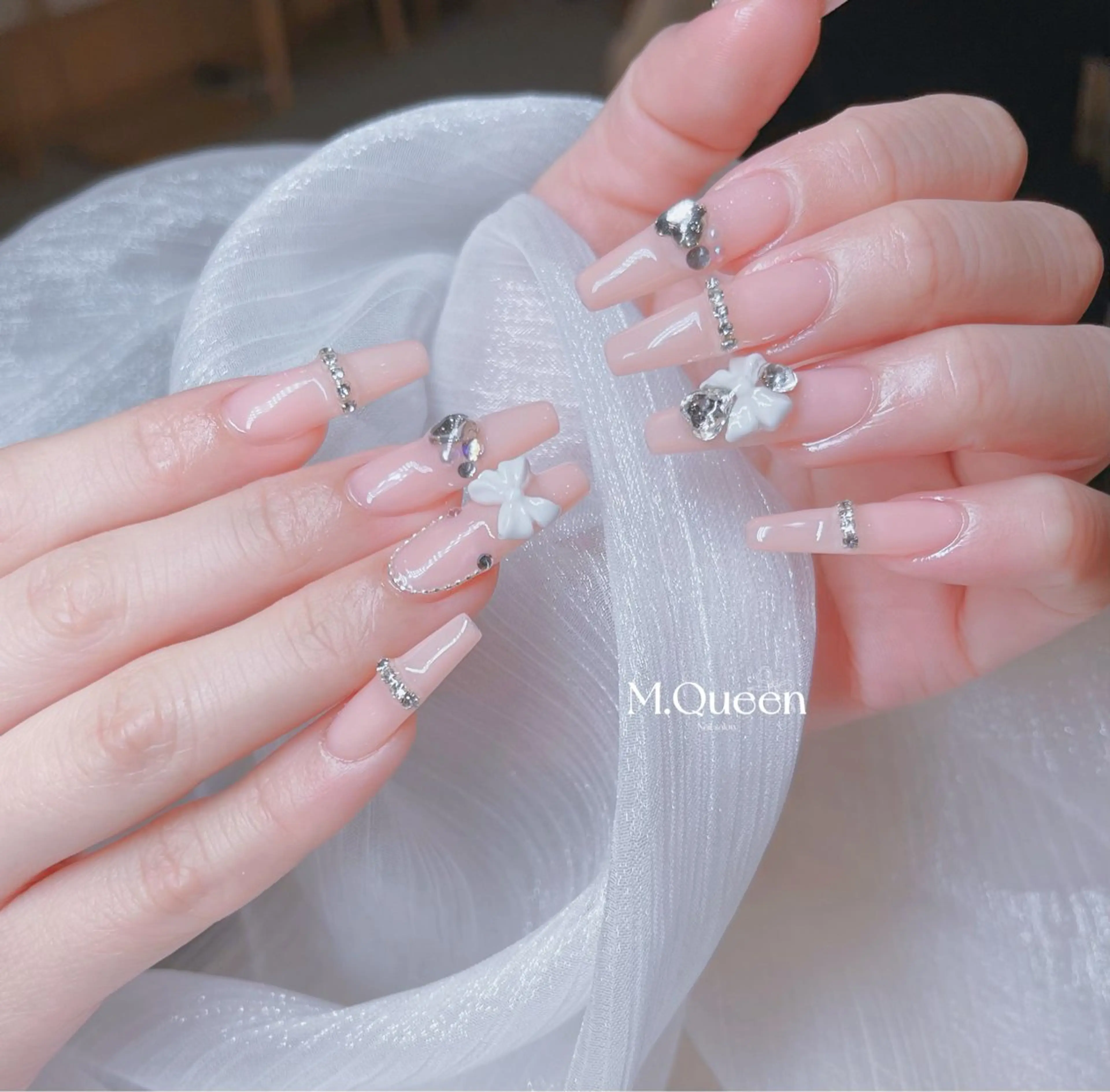 ネイル MQueen ネイルサロンマルのネイルデザイン