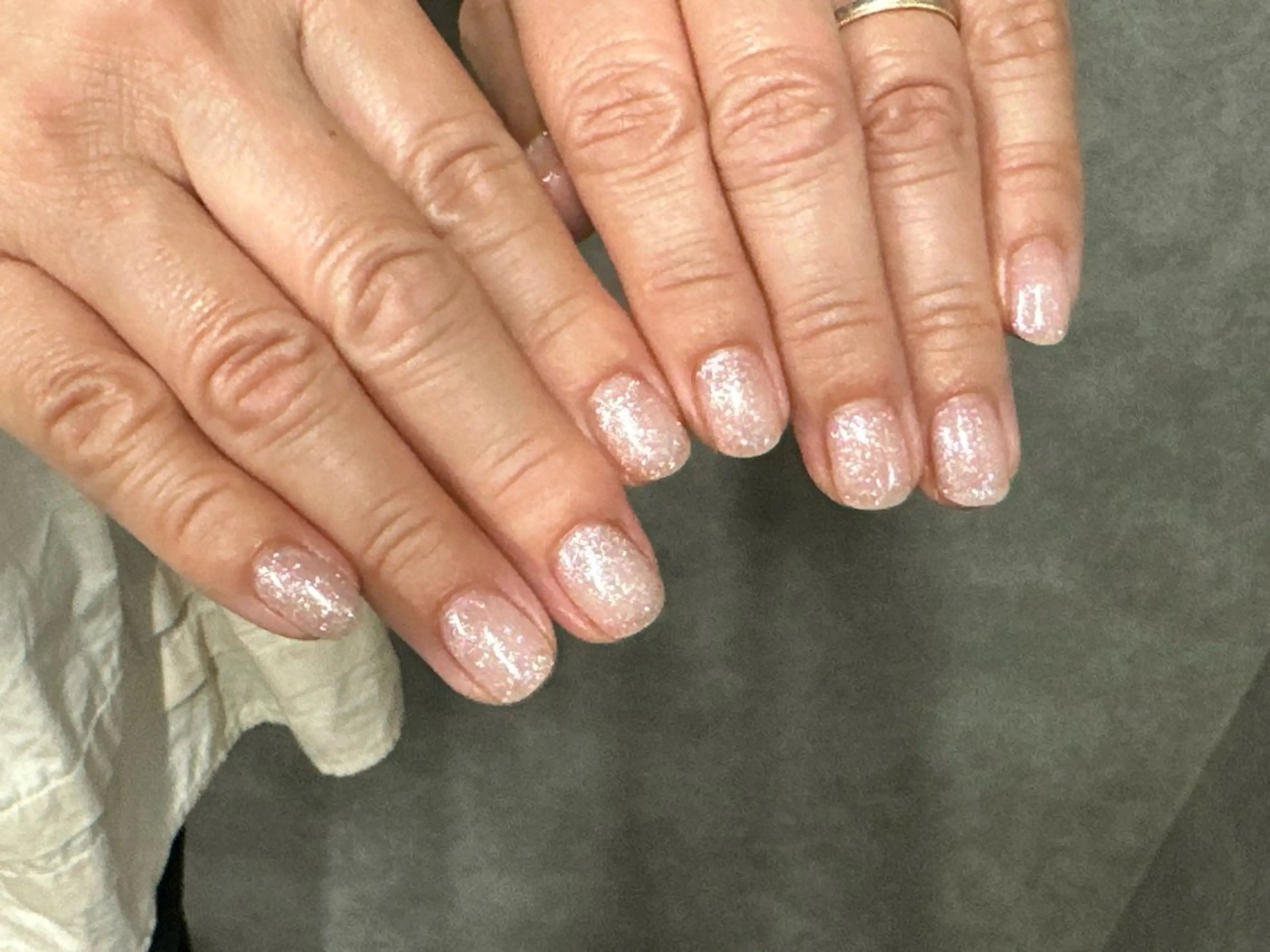 ネイル ラメ(グリッター) ワンカラーネイル ピンク ピンクベージュ titi所属・titiシェアネイル サロンharukaのネイルデザイン