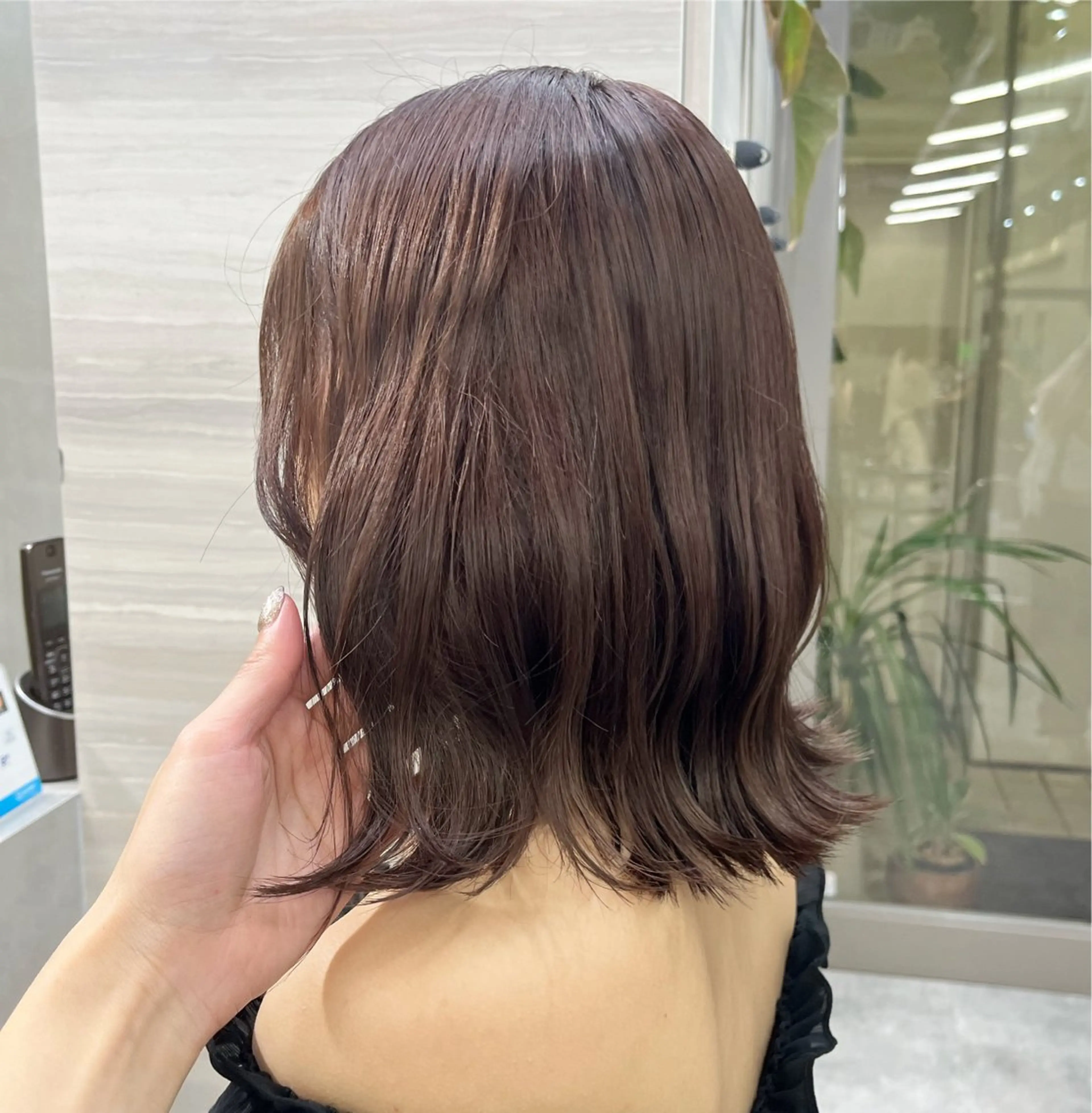 ミディアム カラー ベージュカラー ブラウンカラー チョコレートブラウン ヘアカラー ナツミ/透明感カラー /酸性ストレートのヘアスタイル