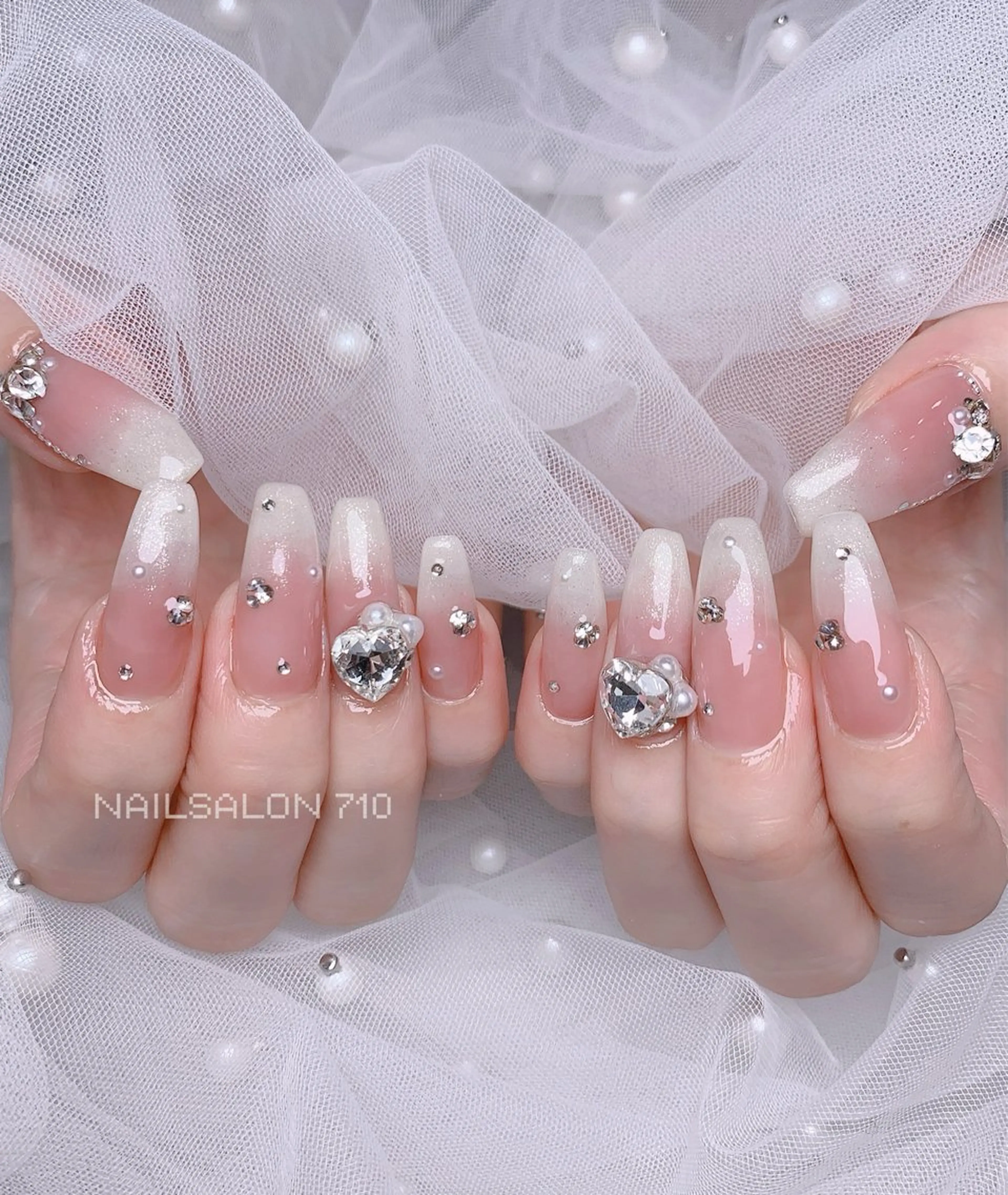 ネイル ハンドネイル フットネイル ナナイチゼロ I.Naoのネイルデザイン