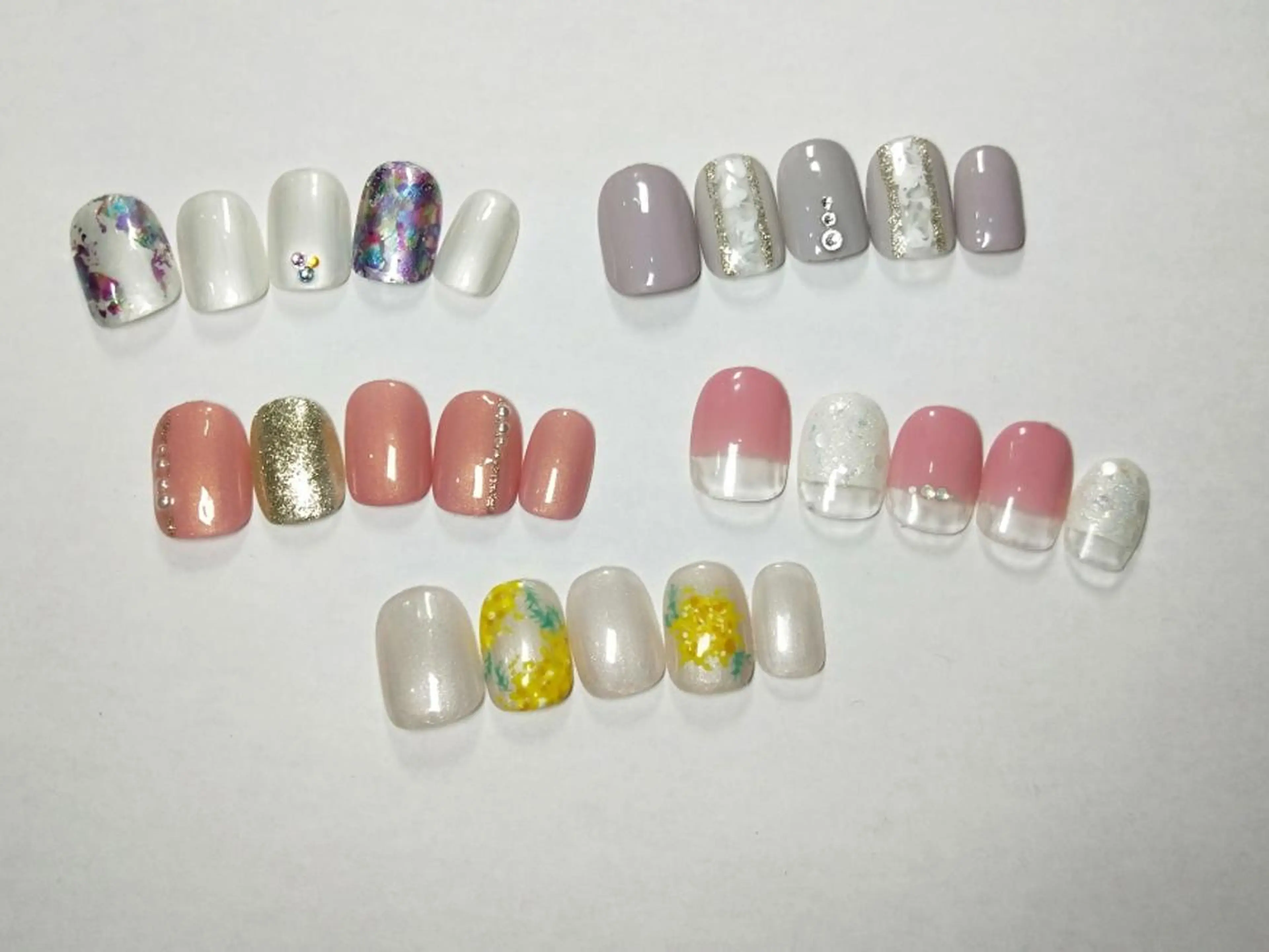 ネイル R'well所属・はばすみれ🎀ﾈｲﾙ 光ﾌｪｲｼｬﾙ ﾍｱのネイルデザイン