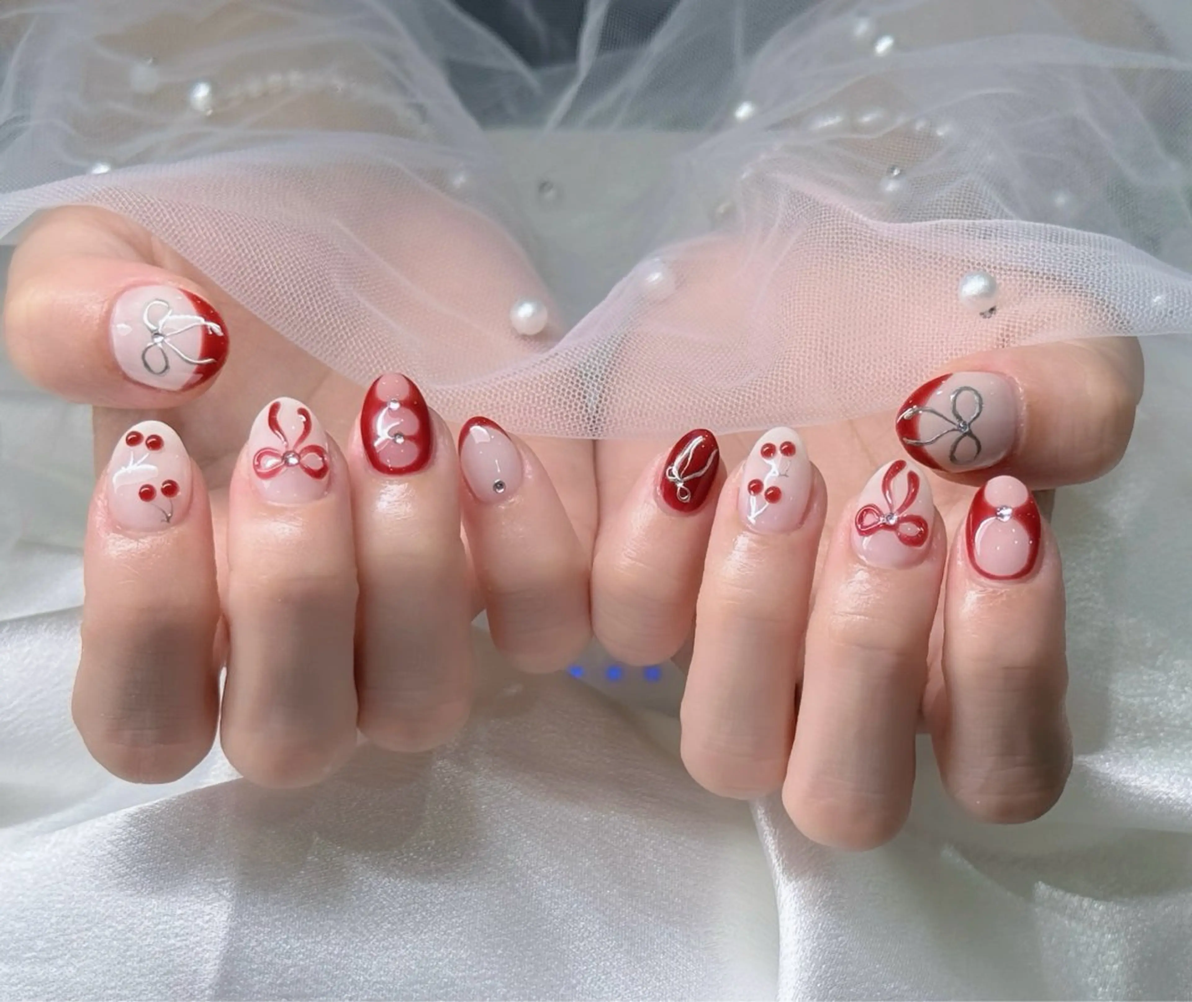 ネイル オーロラネイル ブルー チークネイル フットネイル フレンチネイル ハンドネイル HANA.NAILS所属・HANA.NAILS 自宅サロンのネイルデザイン