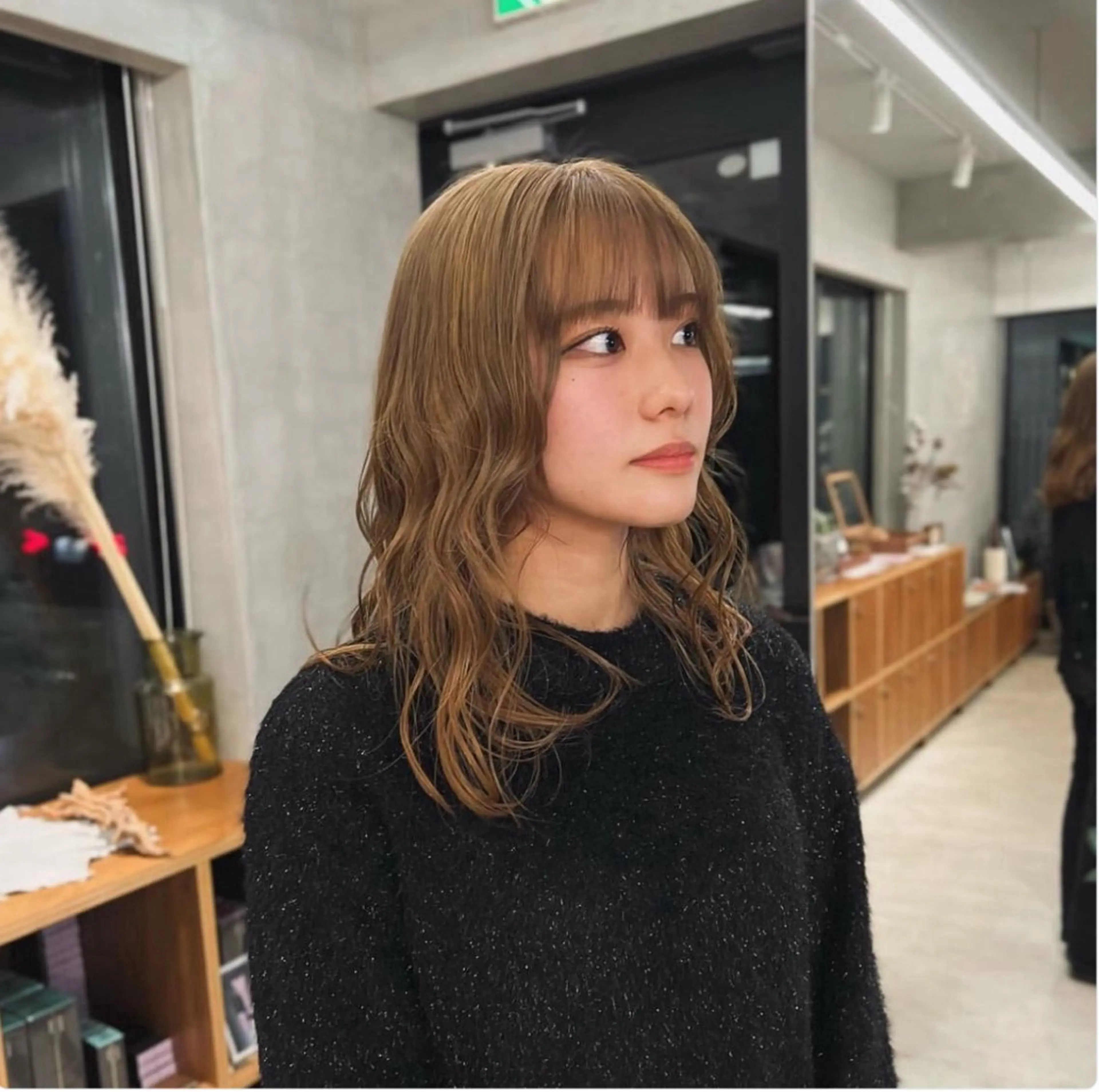 セミロング パーマ セミロングパーマ ケアブリーチ/ ハイトーン/牧野のヘアスタイル