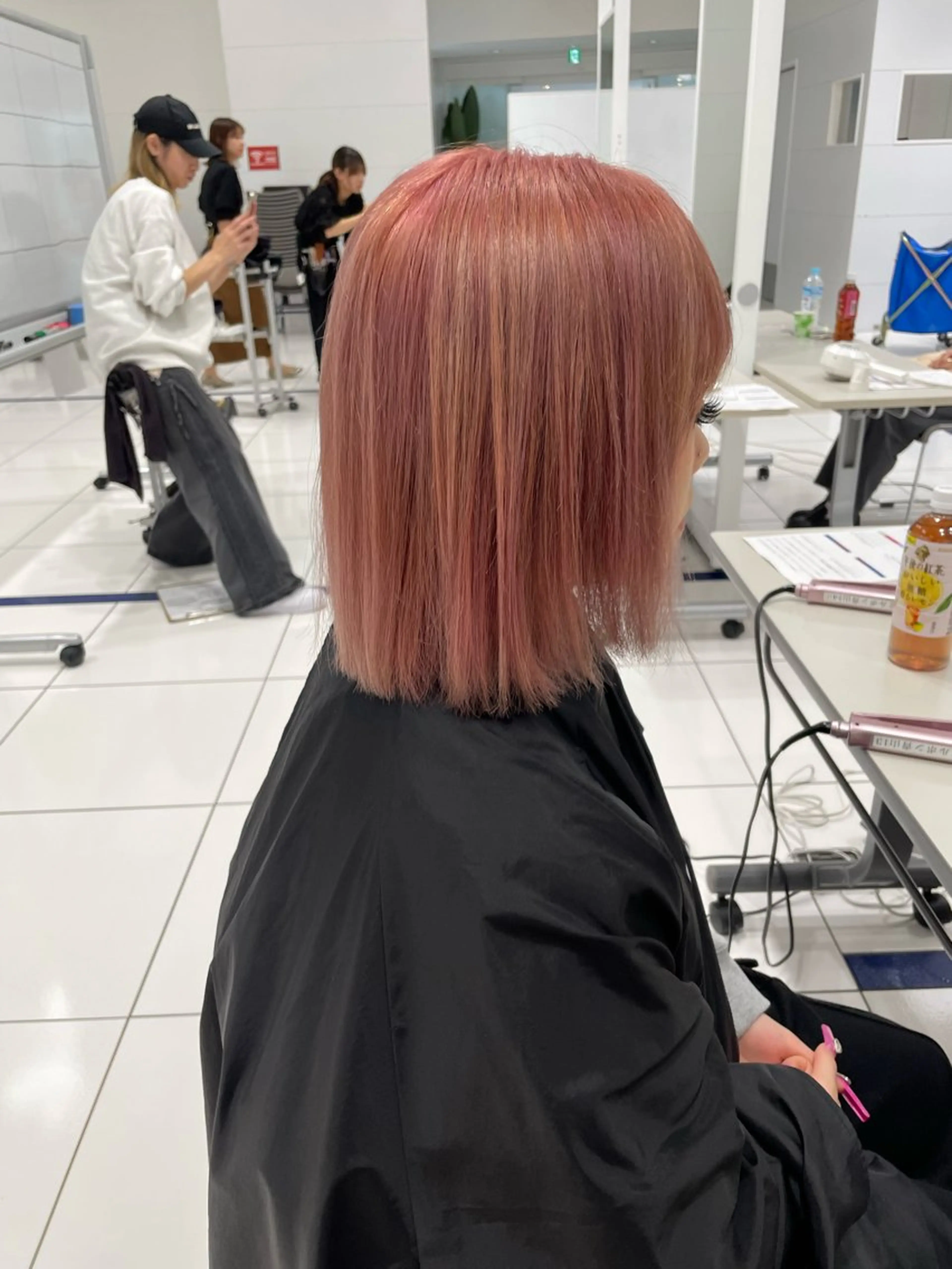 ショート カラー ヘアアレンジ ボブ/透明感ベージュ 🫧クルミ🌟のヘアスタイル