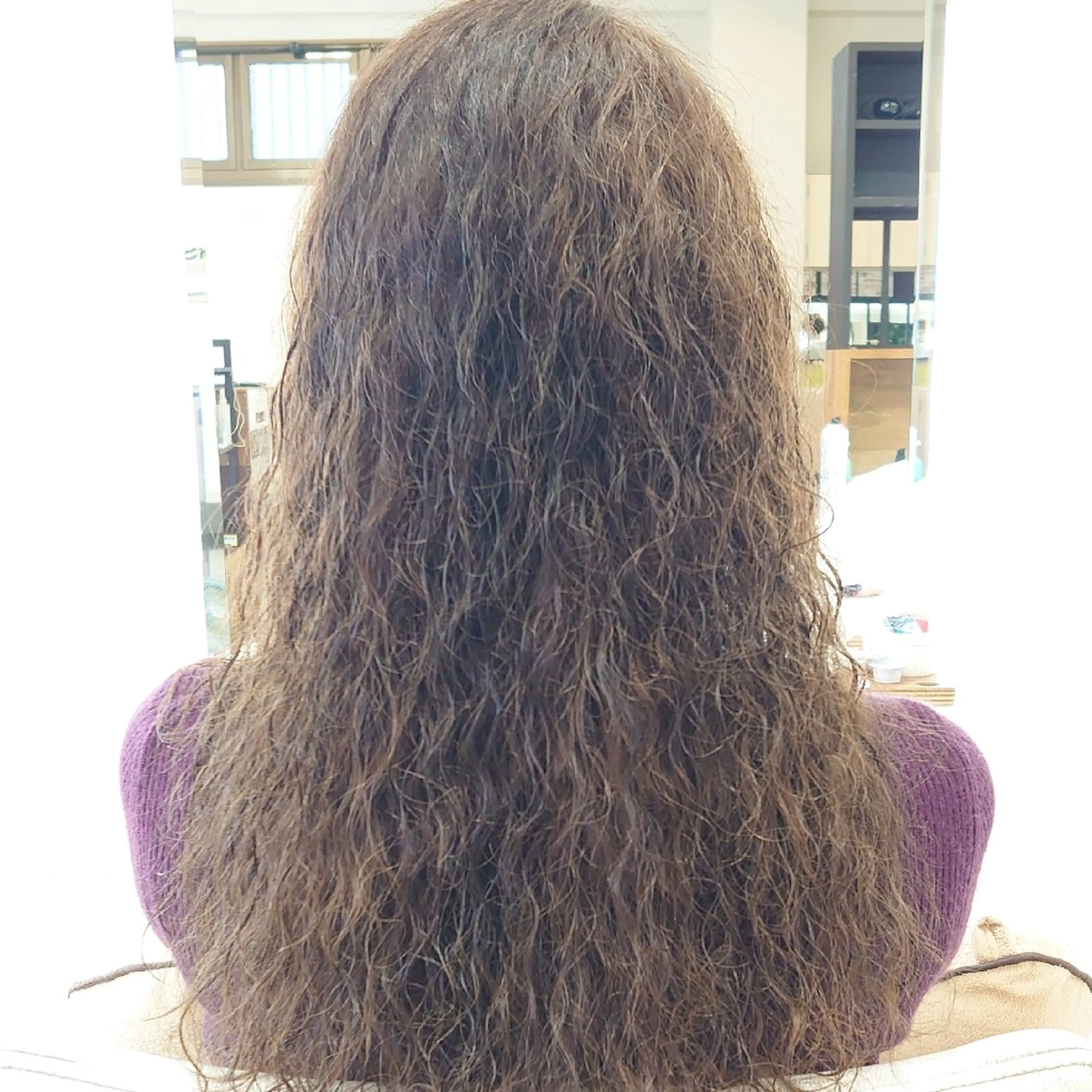 ロング カット パーマ トリートメント キンジョウ エナミのヘアスタイル