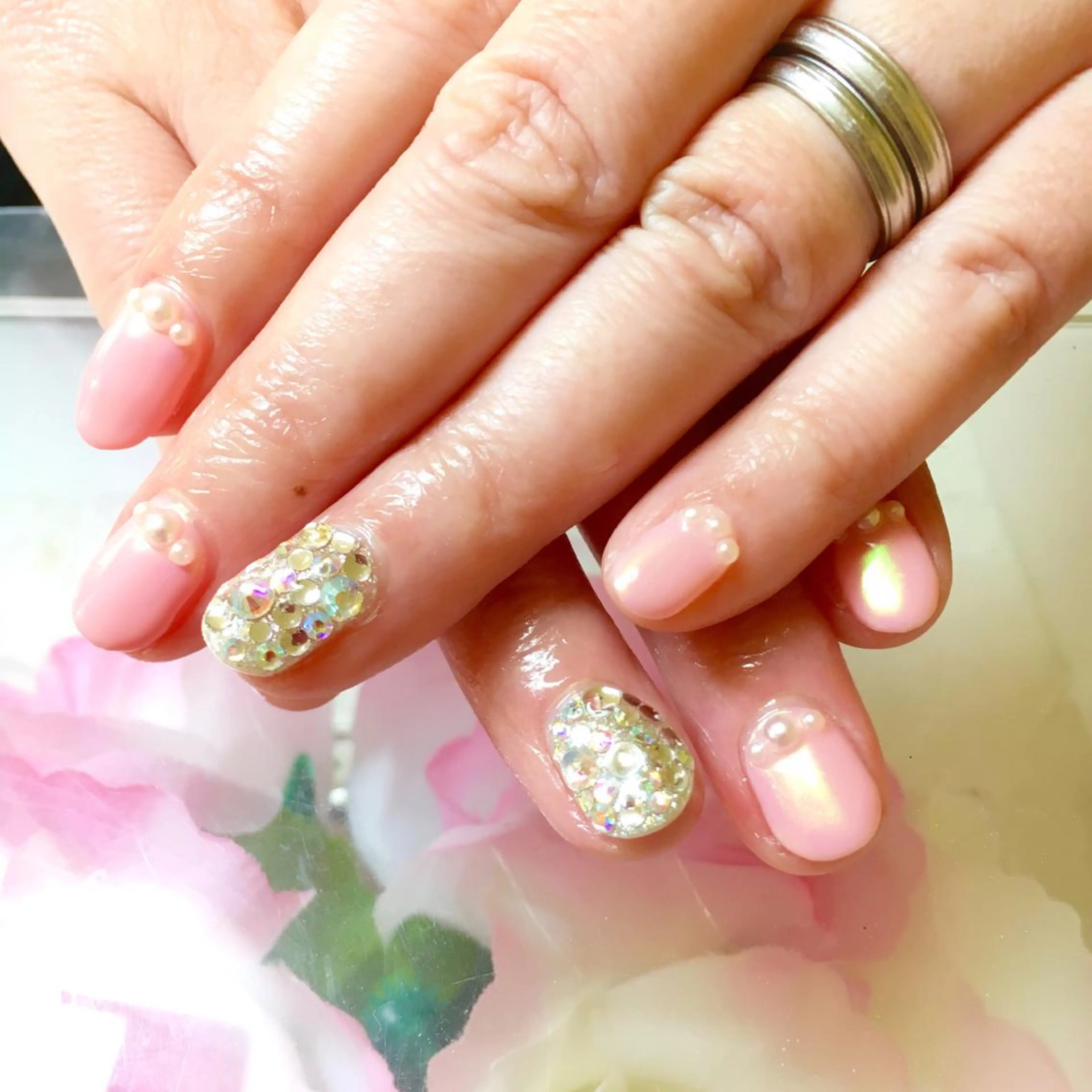 ネイル オーロラネイル フットネイル ジェルネイル ミラーネイル パラジェル clover nailのネイルデザイン