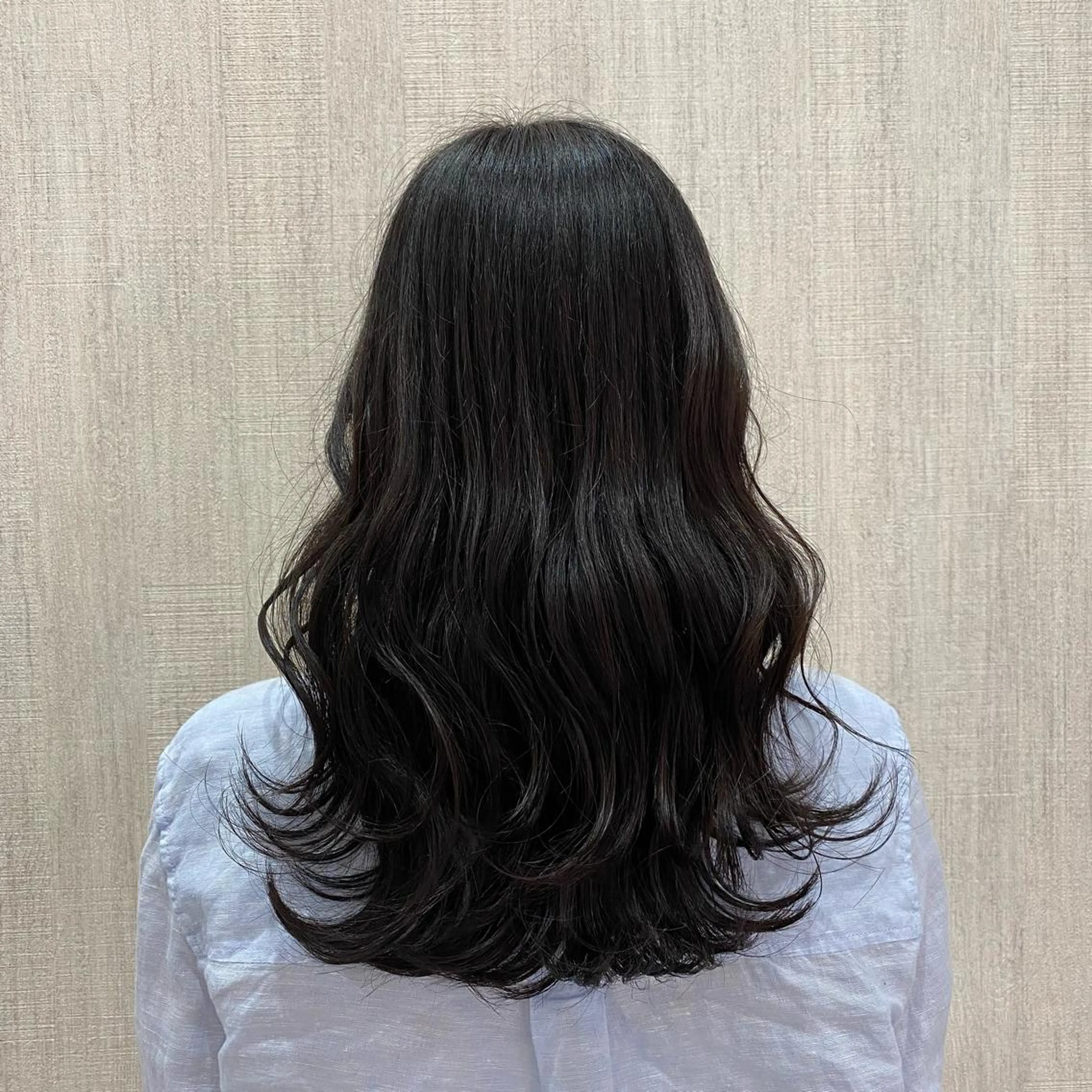 セミロング カラー カット ヘアカラー トリートメント 🫧透け感⋆艶髪💎 山口アヤカのヘアスタイル