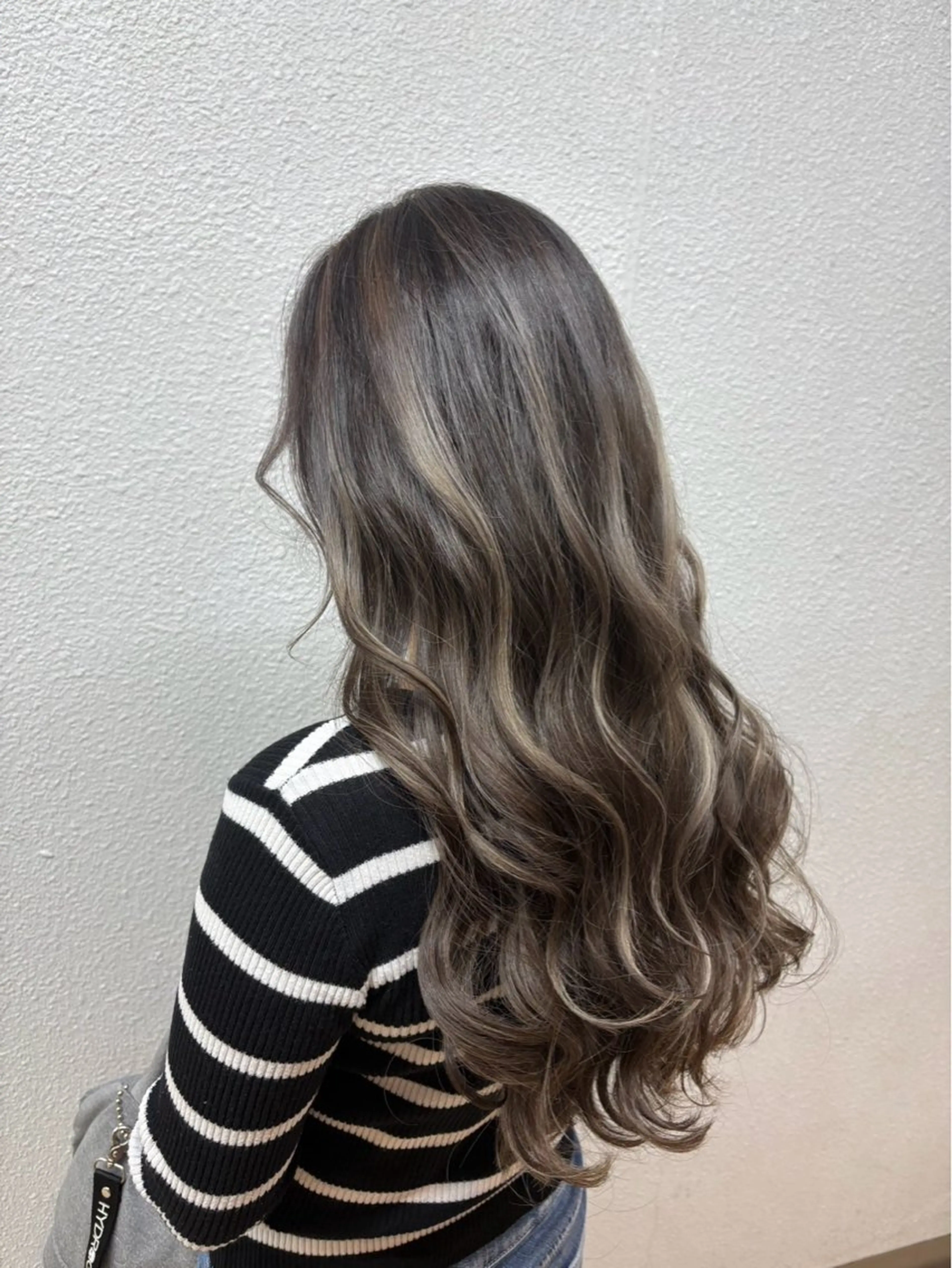 今っぽ大変身🫶立体ハイライト＋透明感カラー＋集中ケアTr🫧19:00​〜​のみの写真