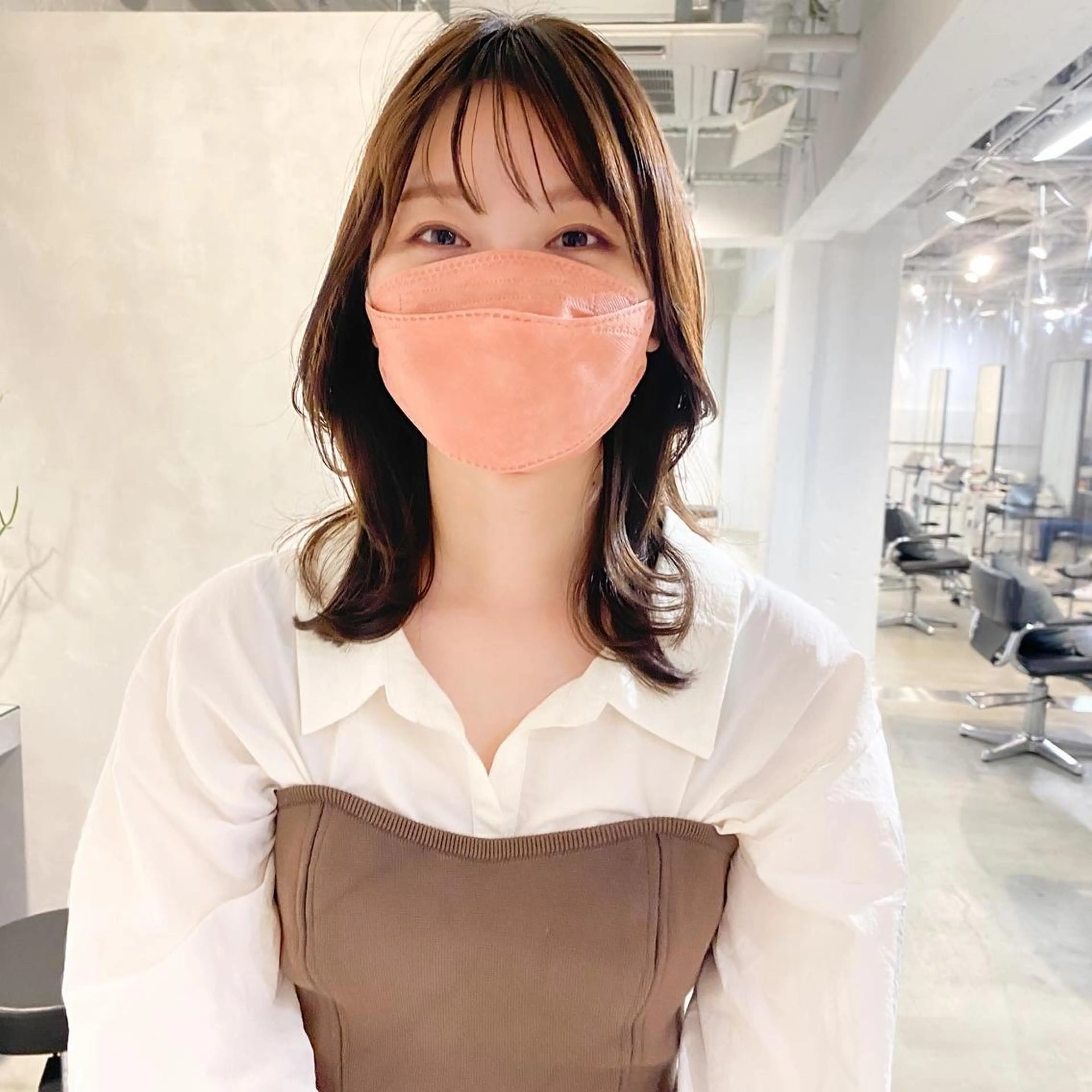 ミディアム パーマ ミディアムパーマ くびれヘア 韓国風ヘア デジタルパーマ レイヤーカットのプロ 大人ヘア宮森貴志のヘアスタイル