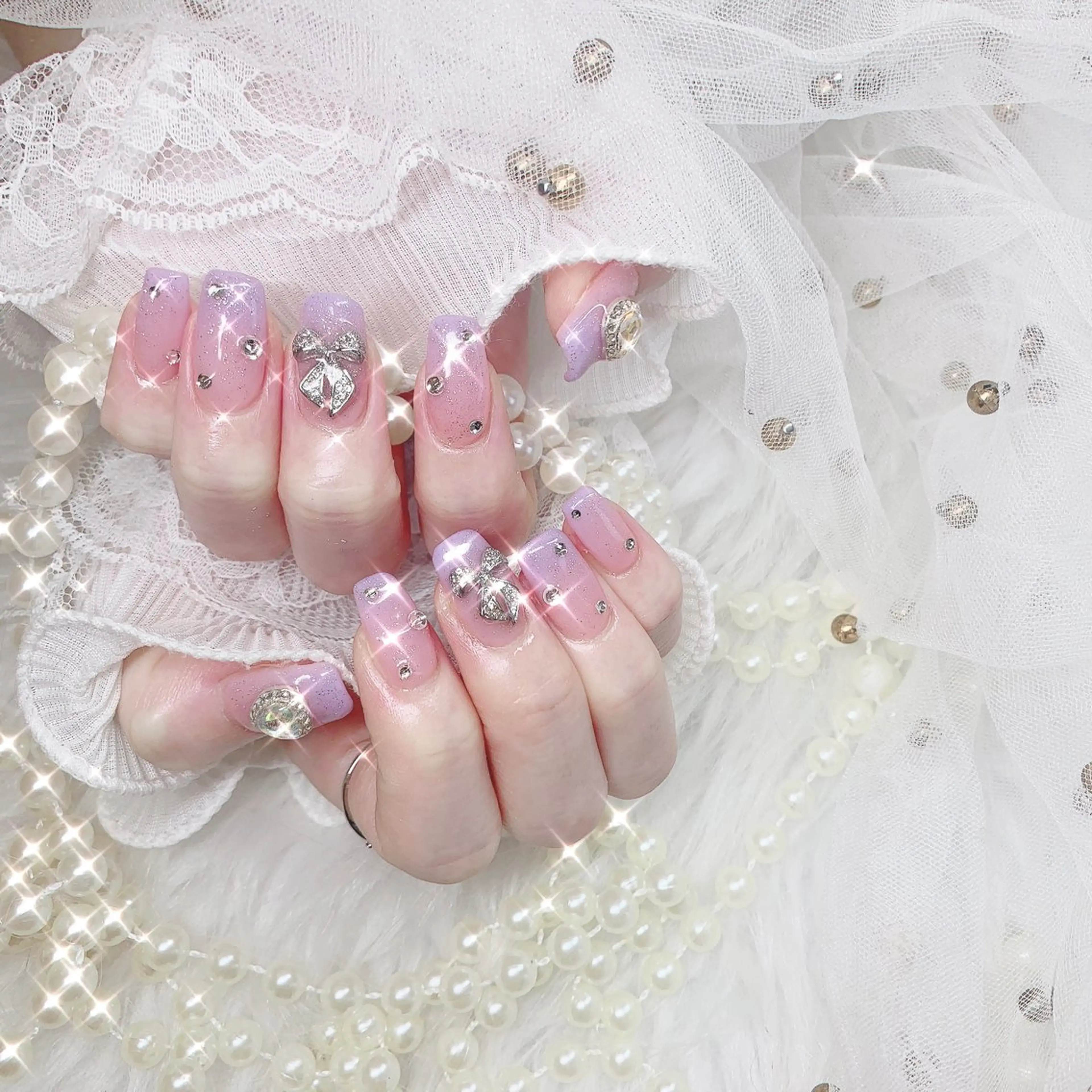 ネイル オーロラネイル 成人式 フットネイル 韓国ネイル ロングネイル Yudia🦋 azuのネイルデザイン