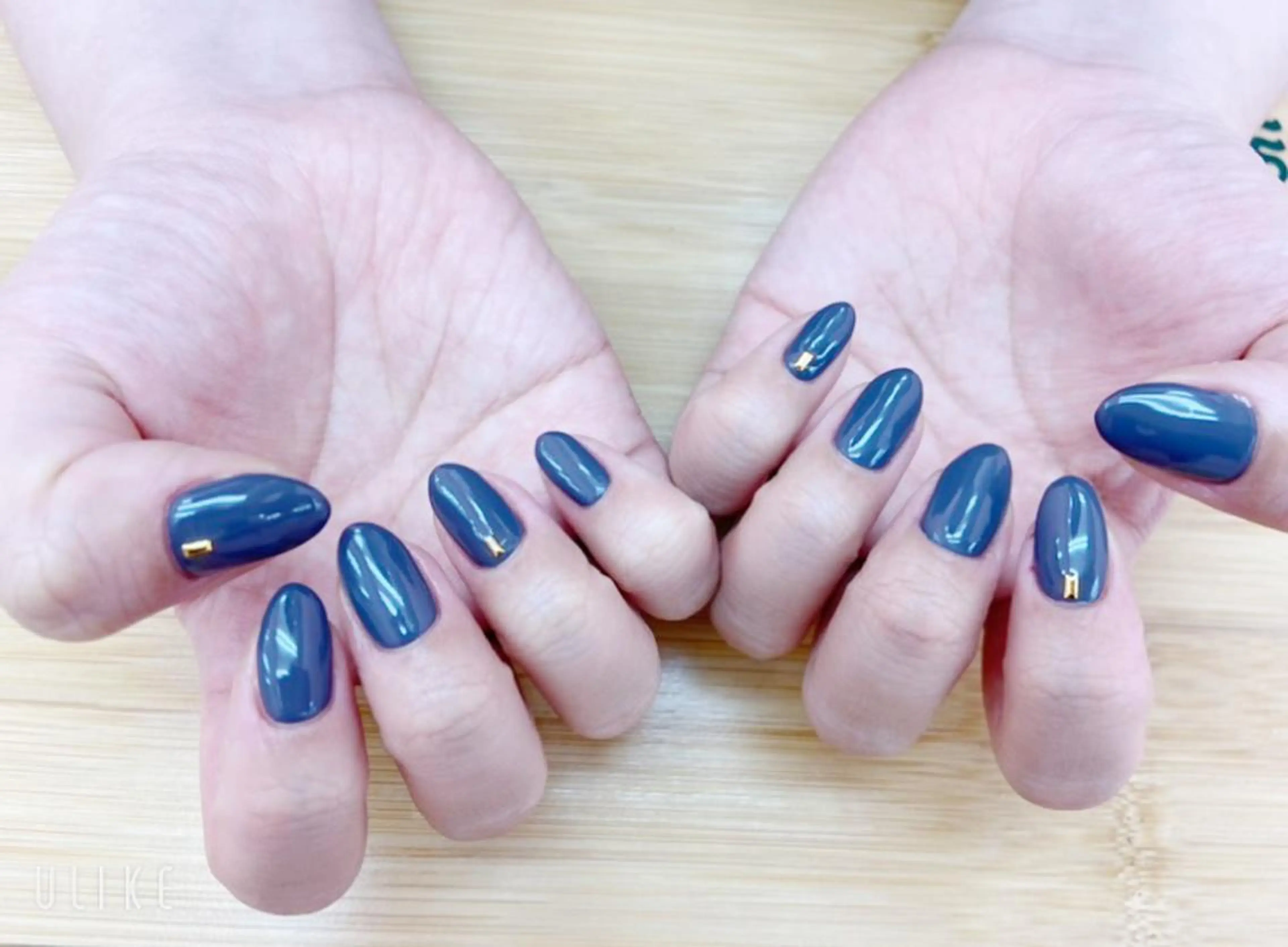 ネイル ワンカラーネイル ストーンネイル Nailist🌟 Wakanaのネイルデザイン