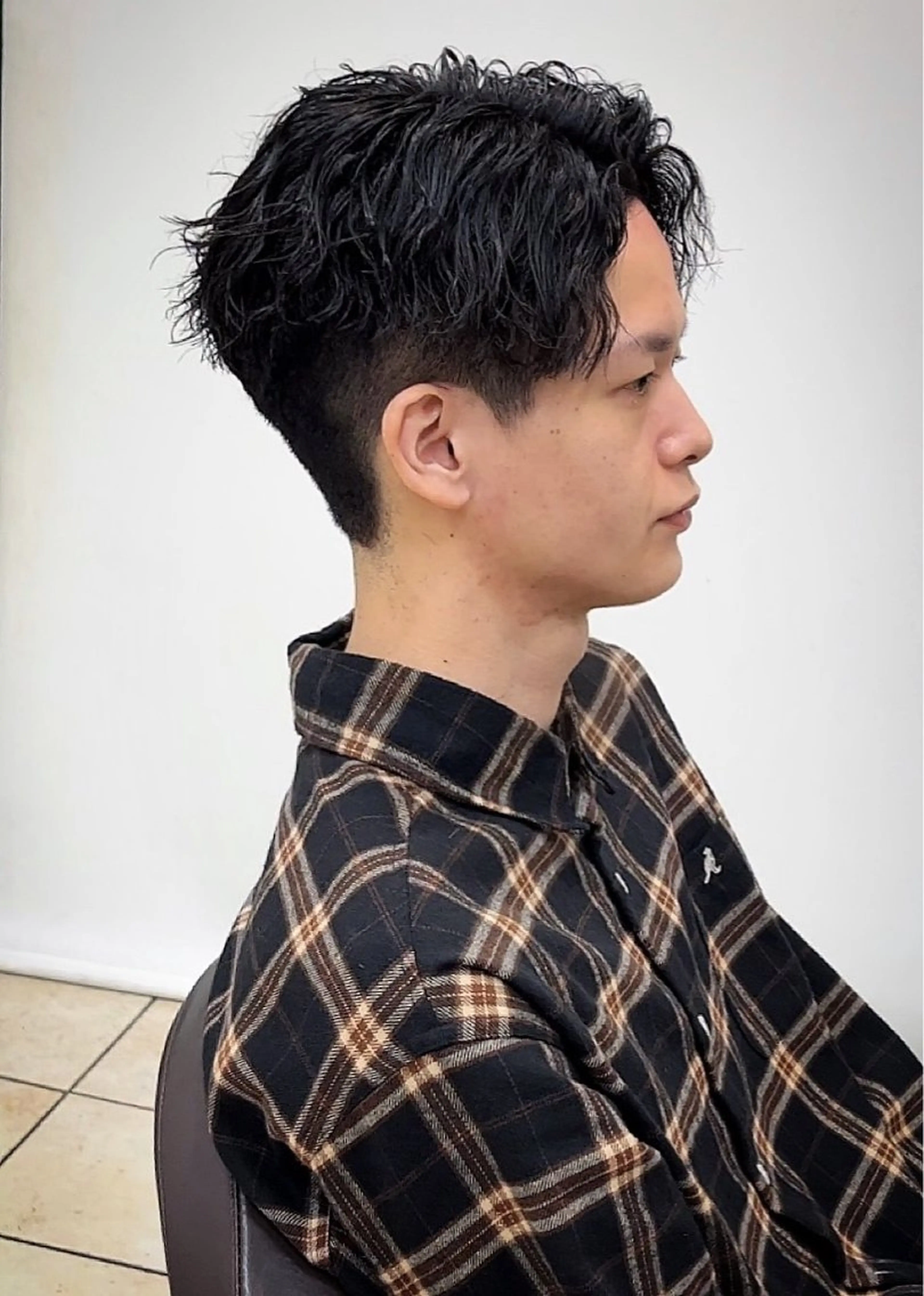 ショート パーマ メンズ メンズパーマ ツイストスパイラルパーマ 刈り上げ ショートヘア スパイラルパーマ カット パーマ masahiro 波巻きシャドウパーマのヘアスタイル