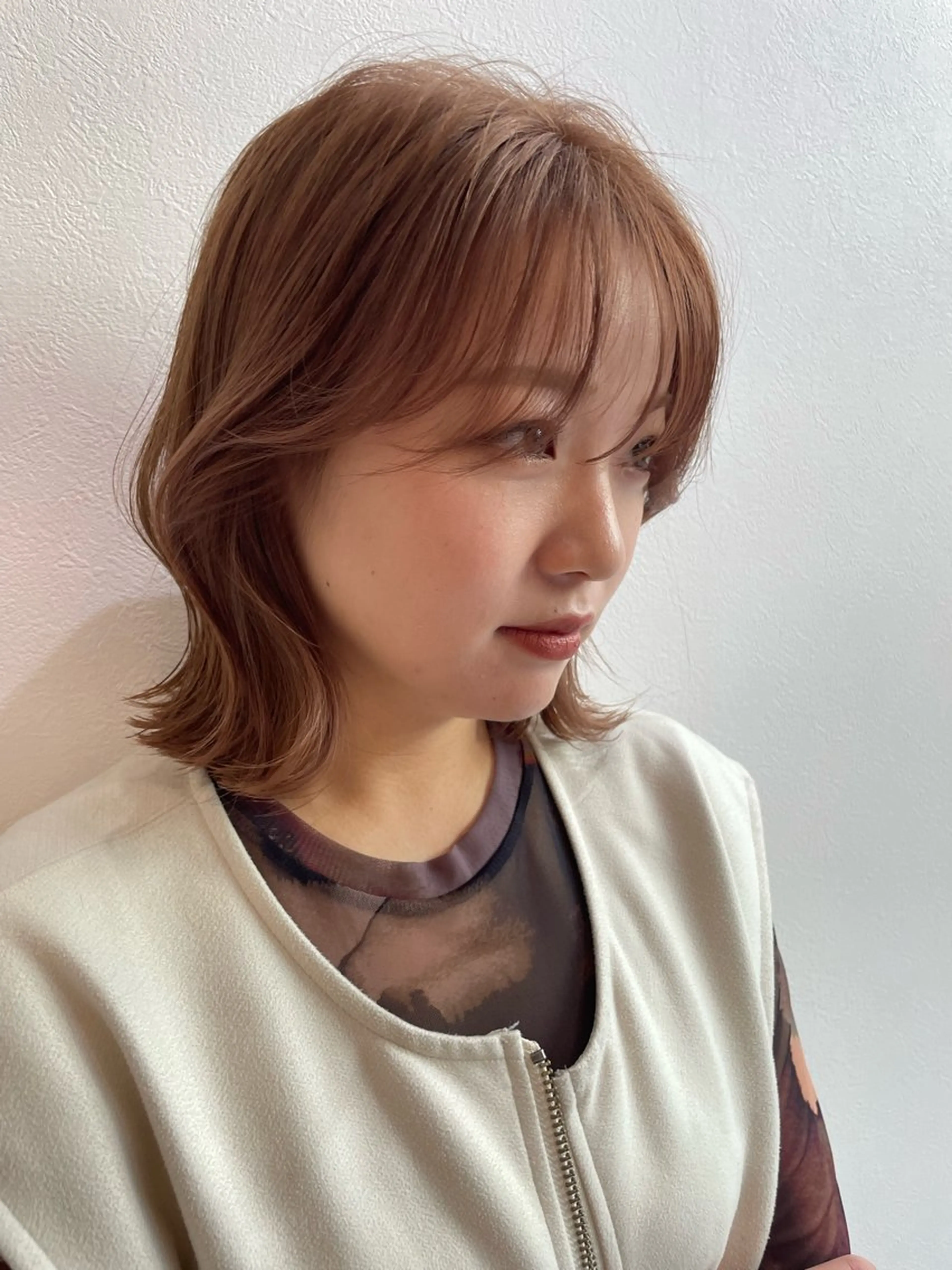 ミディアム くびれヘア レイヤーカット カット ヘアカラー 河崎 ブルーナちえみのヘアスタイル