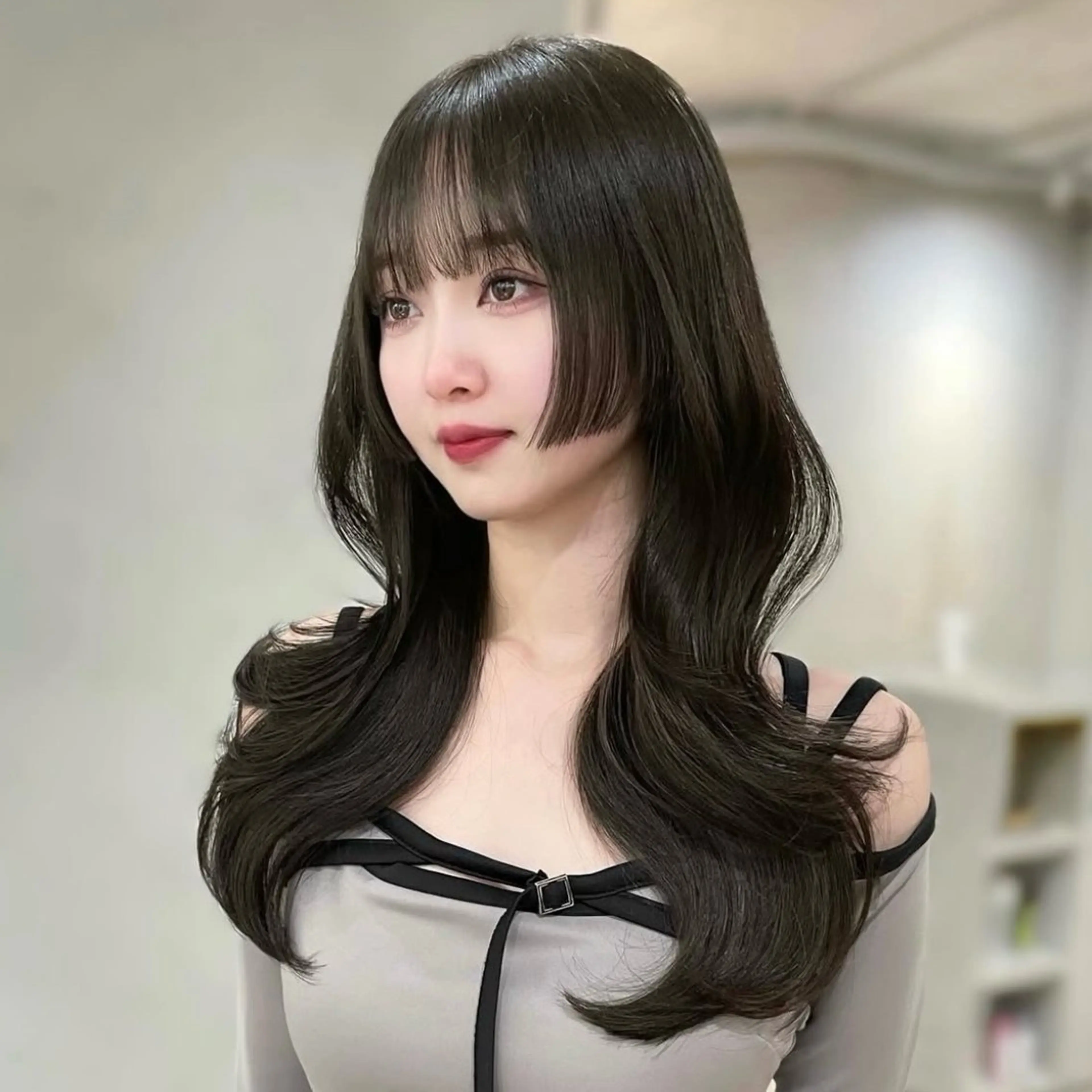 ロング カラー アッシュ アッシュグレー 姫カット レイヤーカット モテ韓国ヘア/ レイヤー🤍RIKAのヘアスタイル